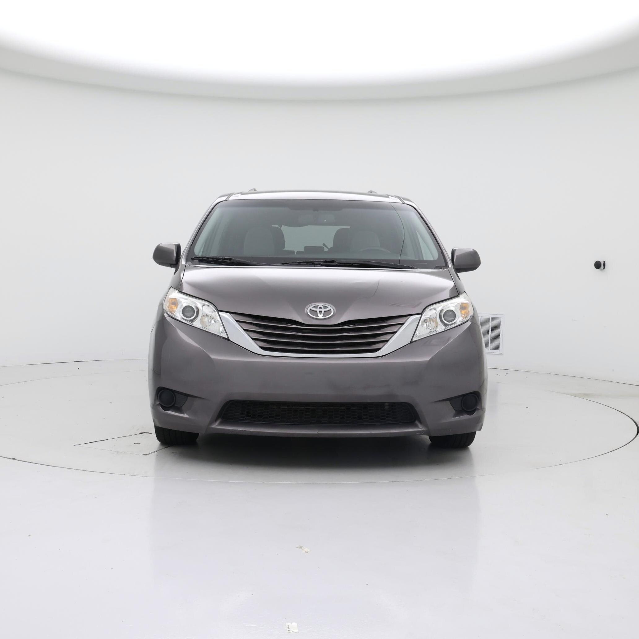 Thumbnail: 2015 Toyota Sienna - 5