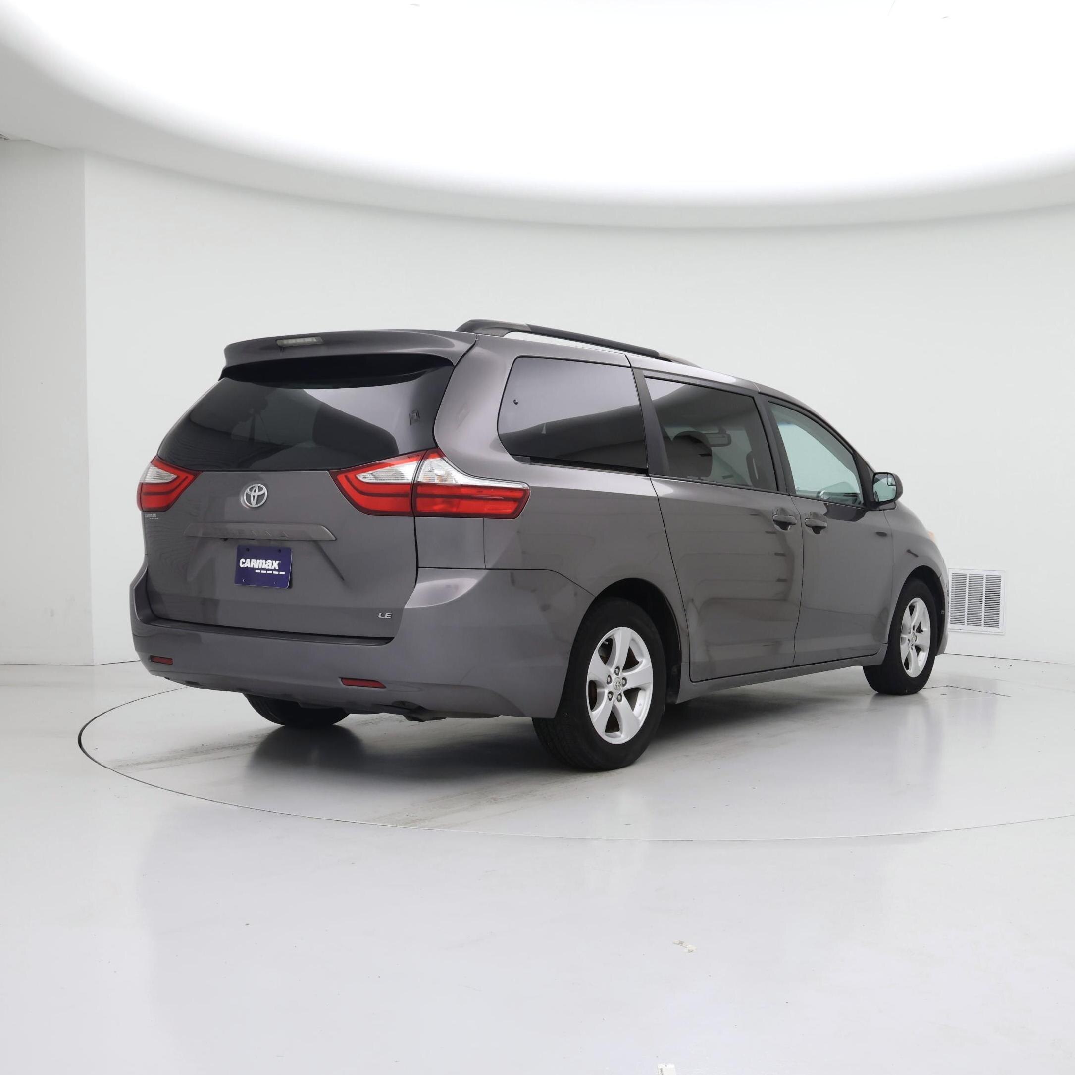 Thumbnail: 2015 Toyota Sienna - 8