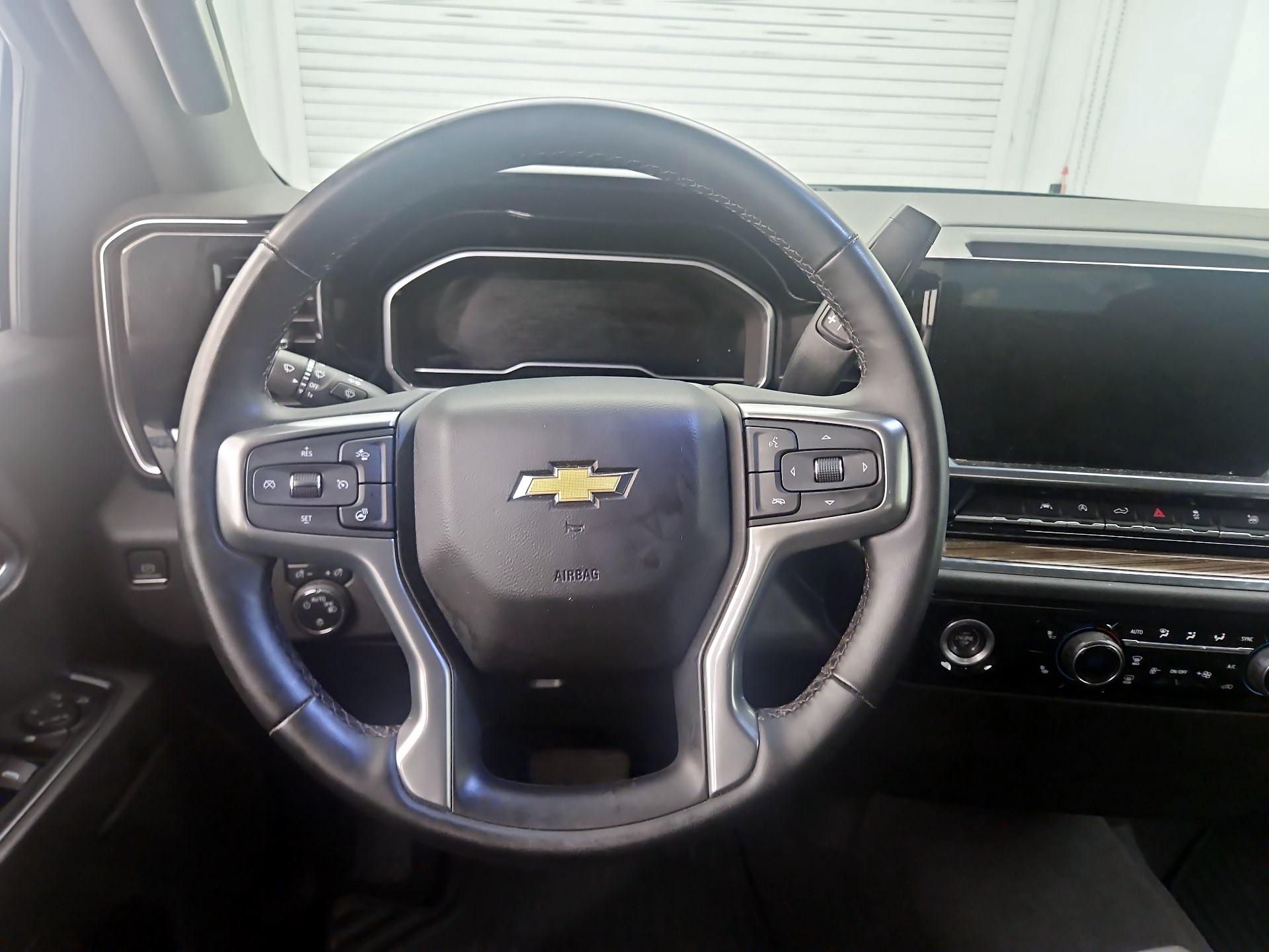 Thumbnail: 2023 Chevrolet Silverado 1500 - 10