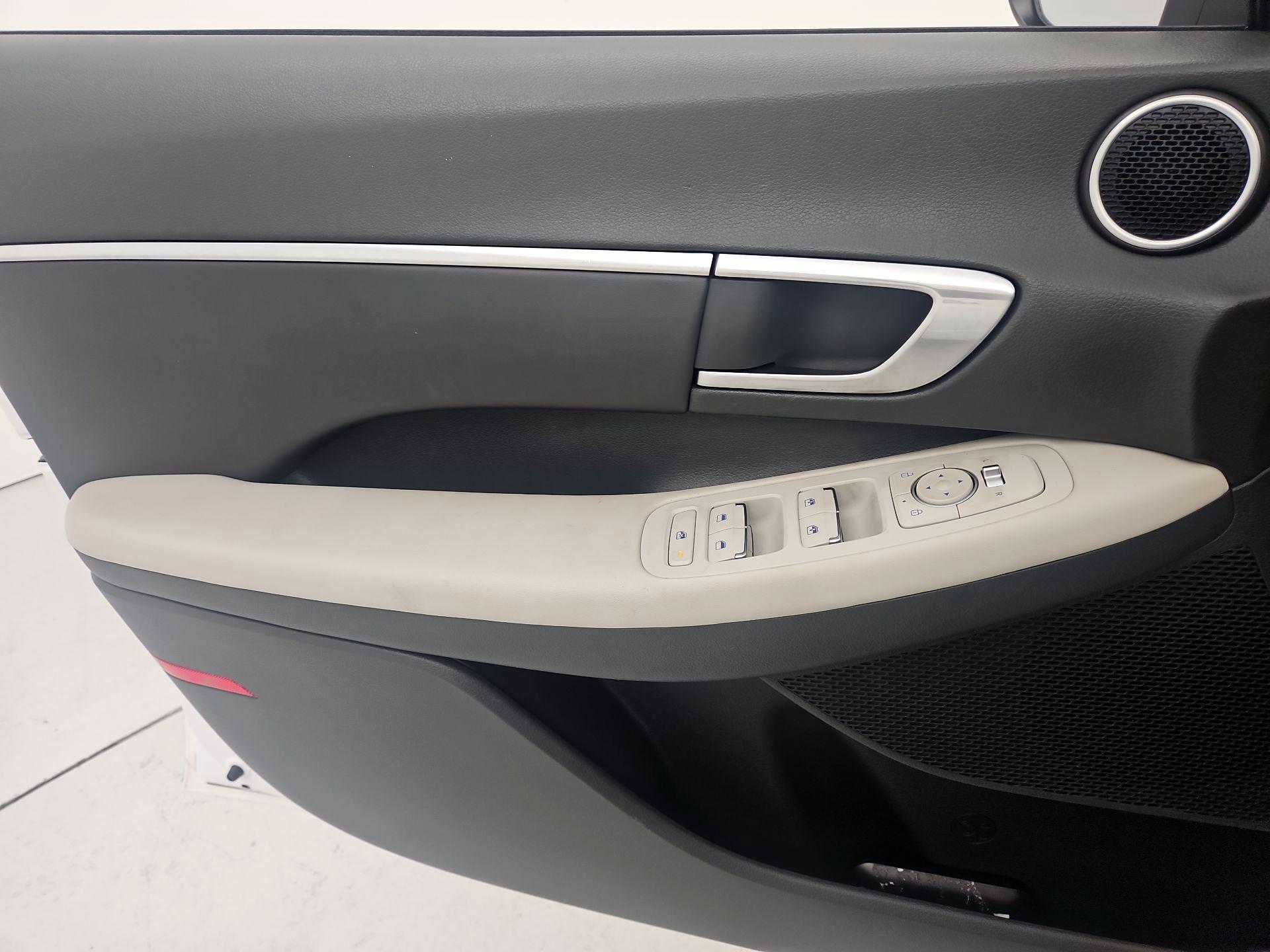Thumbnail: 2023 Hyundai Sonata - 12