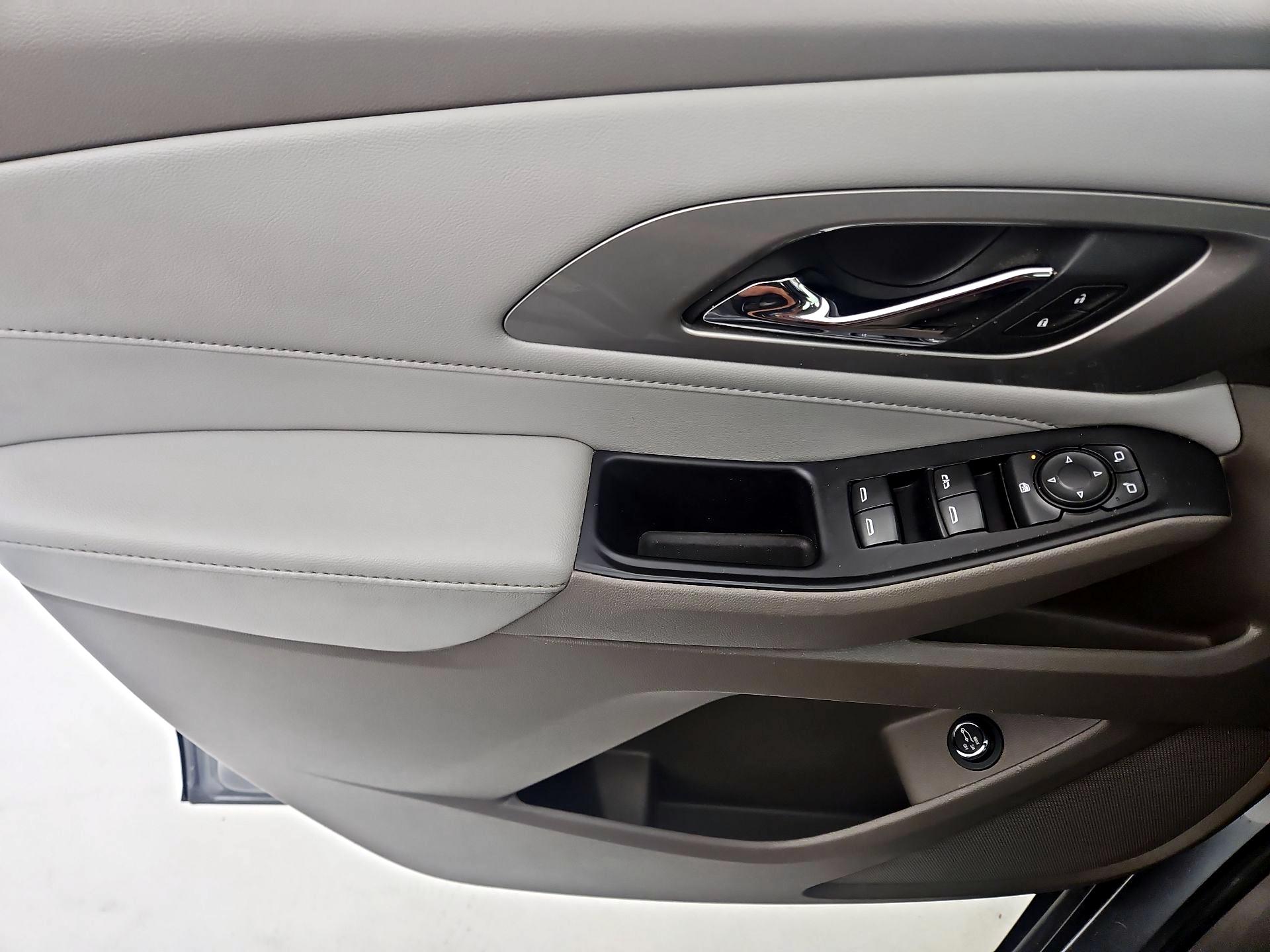 Thumbnail: 2020 Chevrolet Traverse - 12