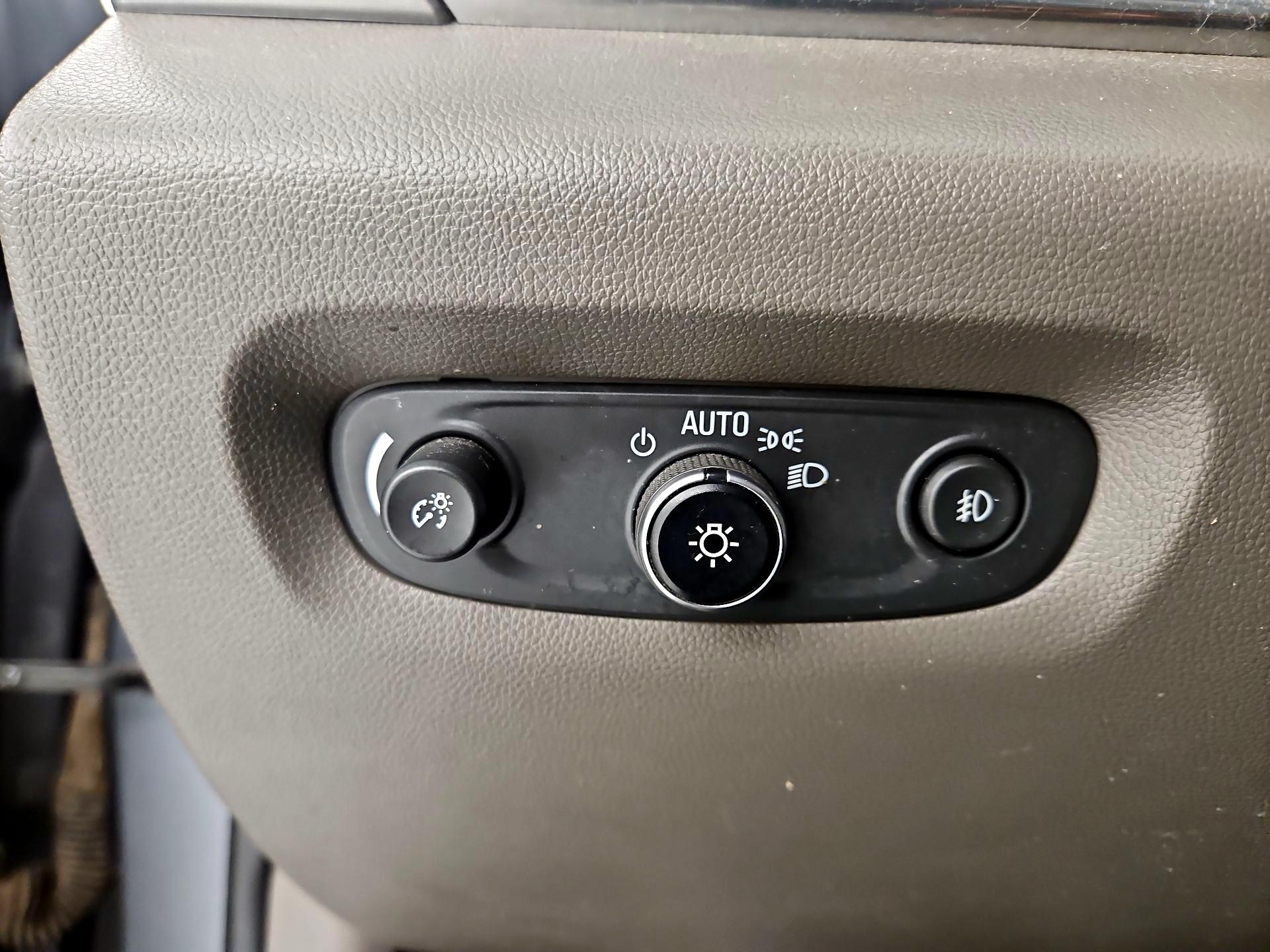 Thumbnail: 2020 Chevrolet Traverse - 13