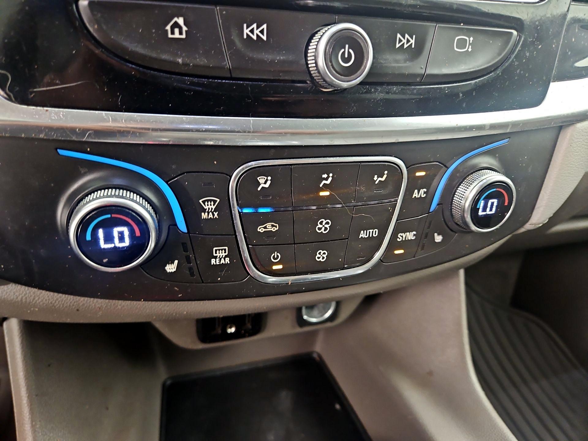Thumbnail: 2020 Chevrolet Traverse - 16