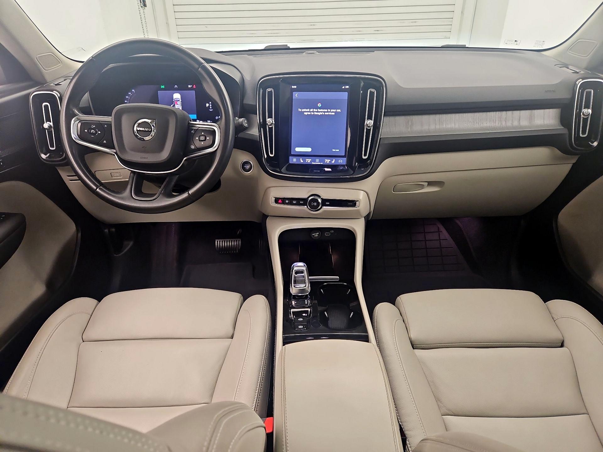 Thumbnail: 2024 Volvo XC40 - 9