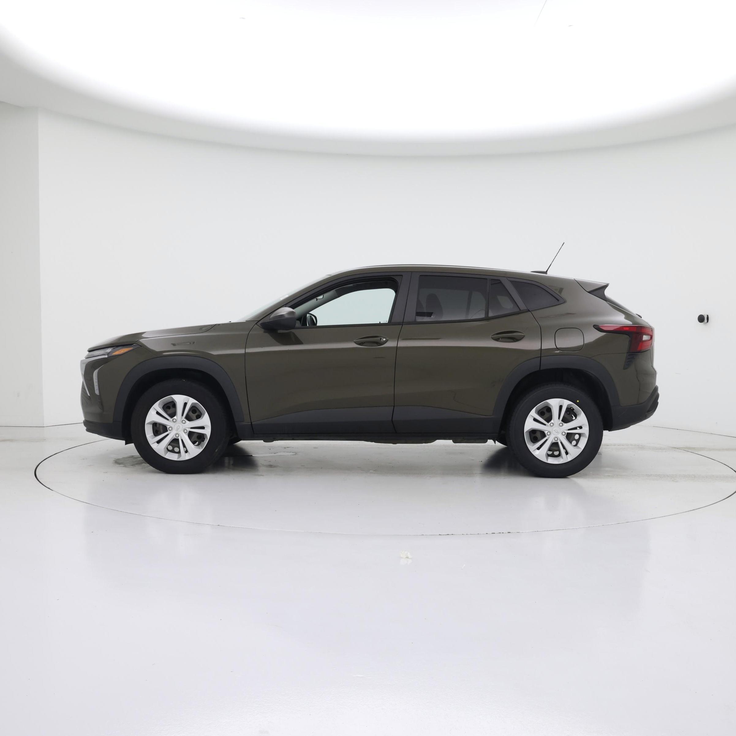 Thumbnail: 2024 Chevrolet Trax - 3