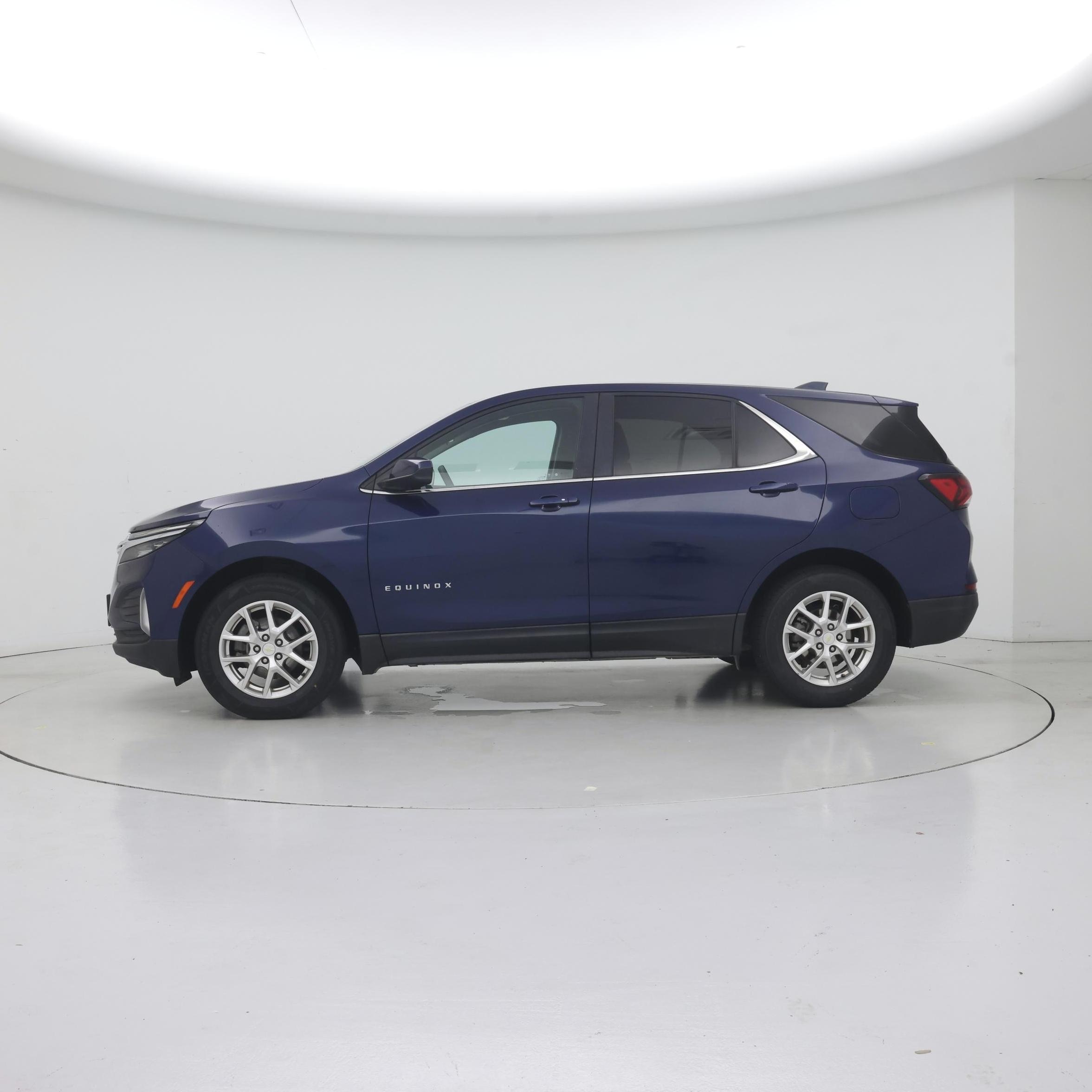 Thumbnail: 2022 Chevrolet Equinox - 3