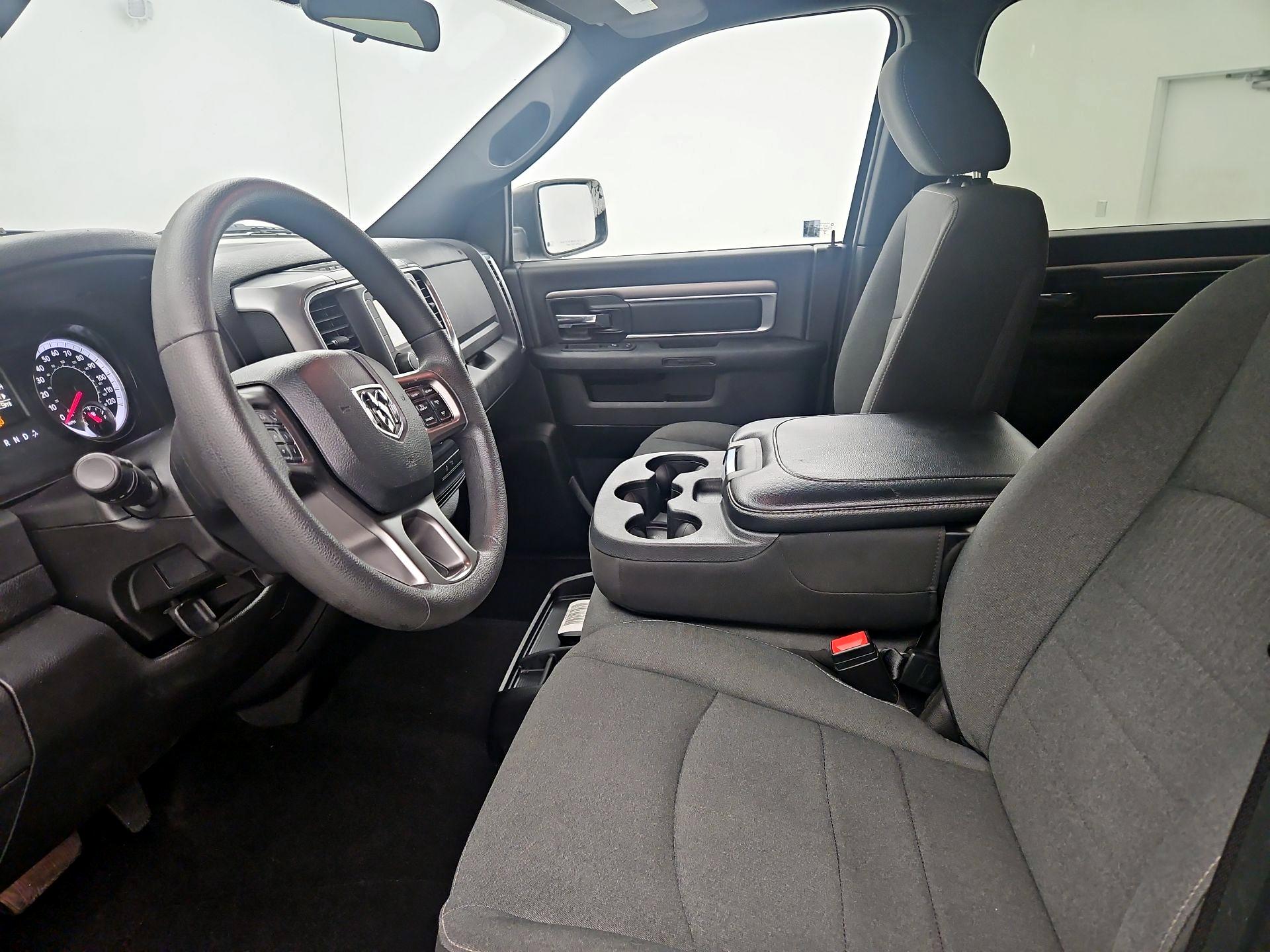 Thumbnail: 2024 RAM 1500 Classic - 11