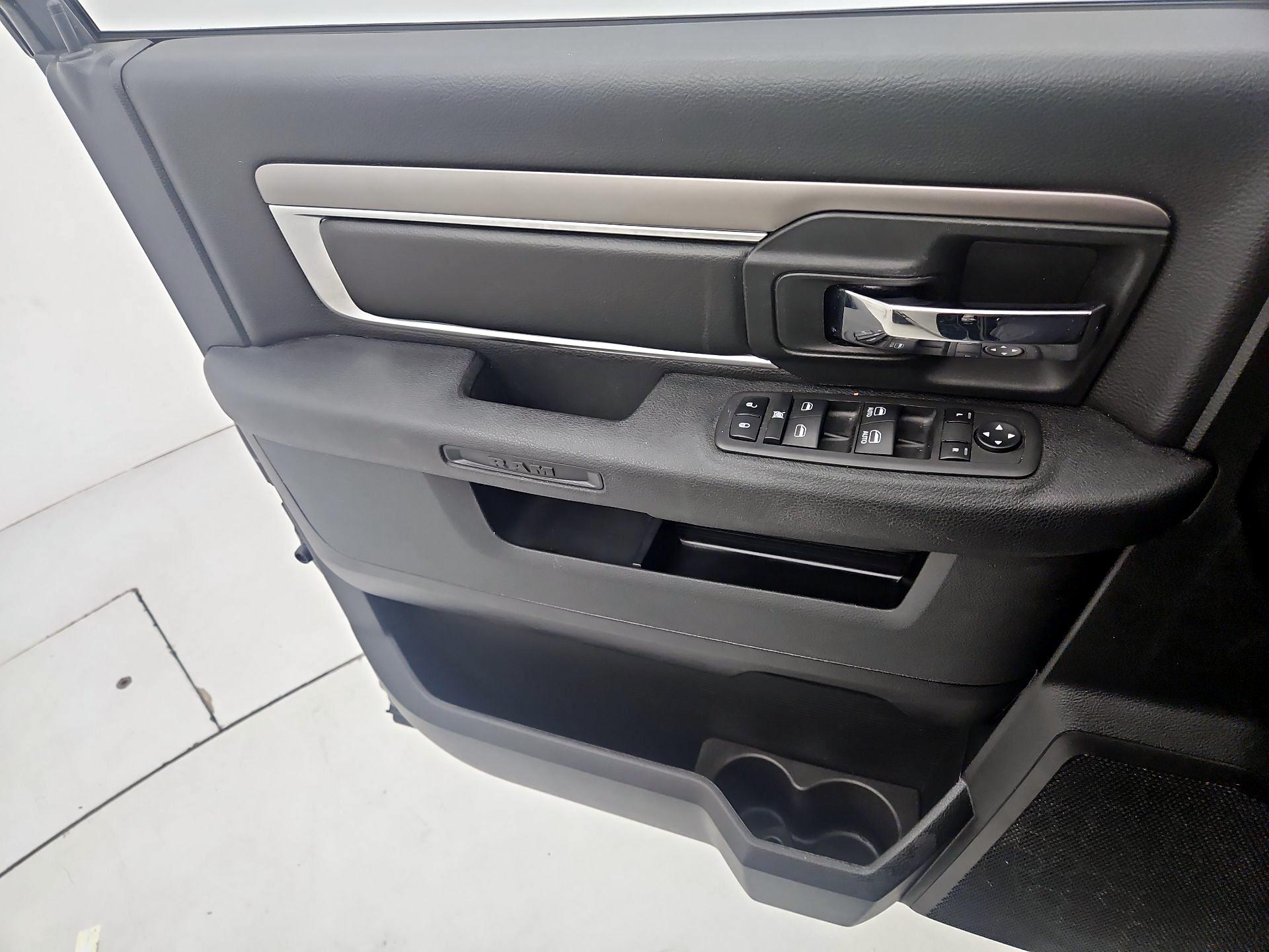 Thumbnail: 2024 RAM 1500 Classic - 12