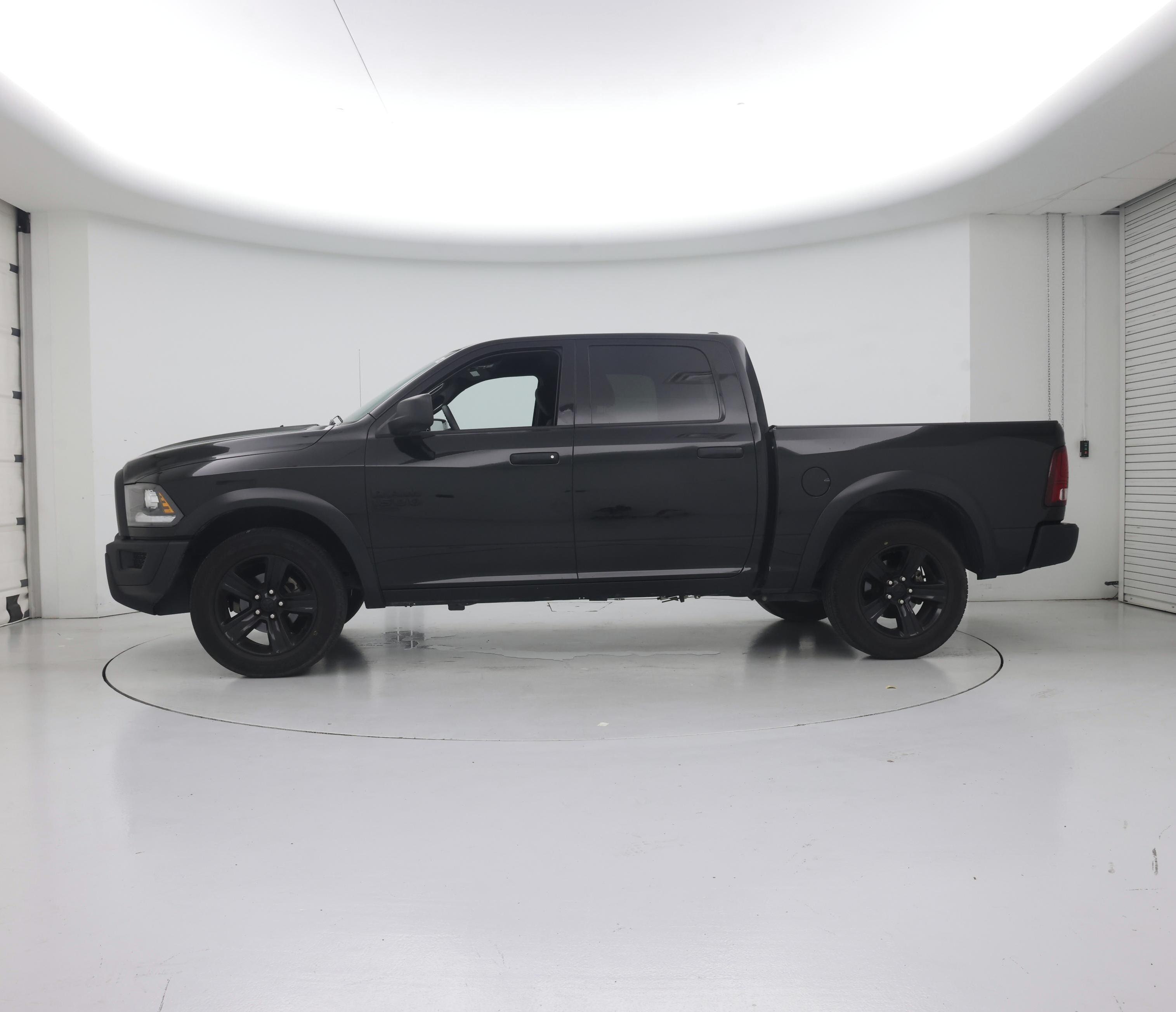 Thumbnail: 2024 RAM 1500 Classic - 3