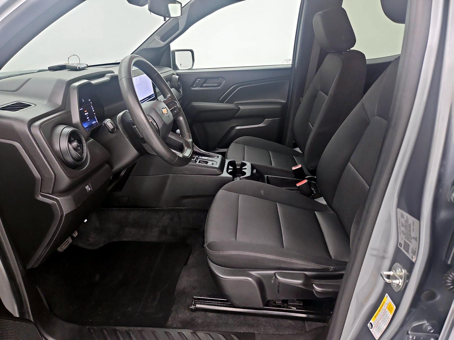 Thumbnail: 2023 Chevrolet Colorado - 11