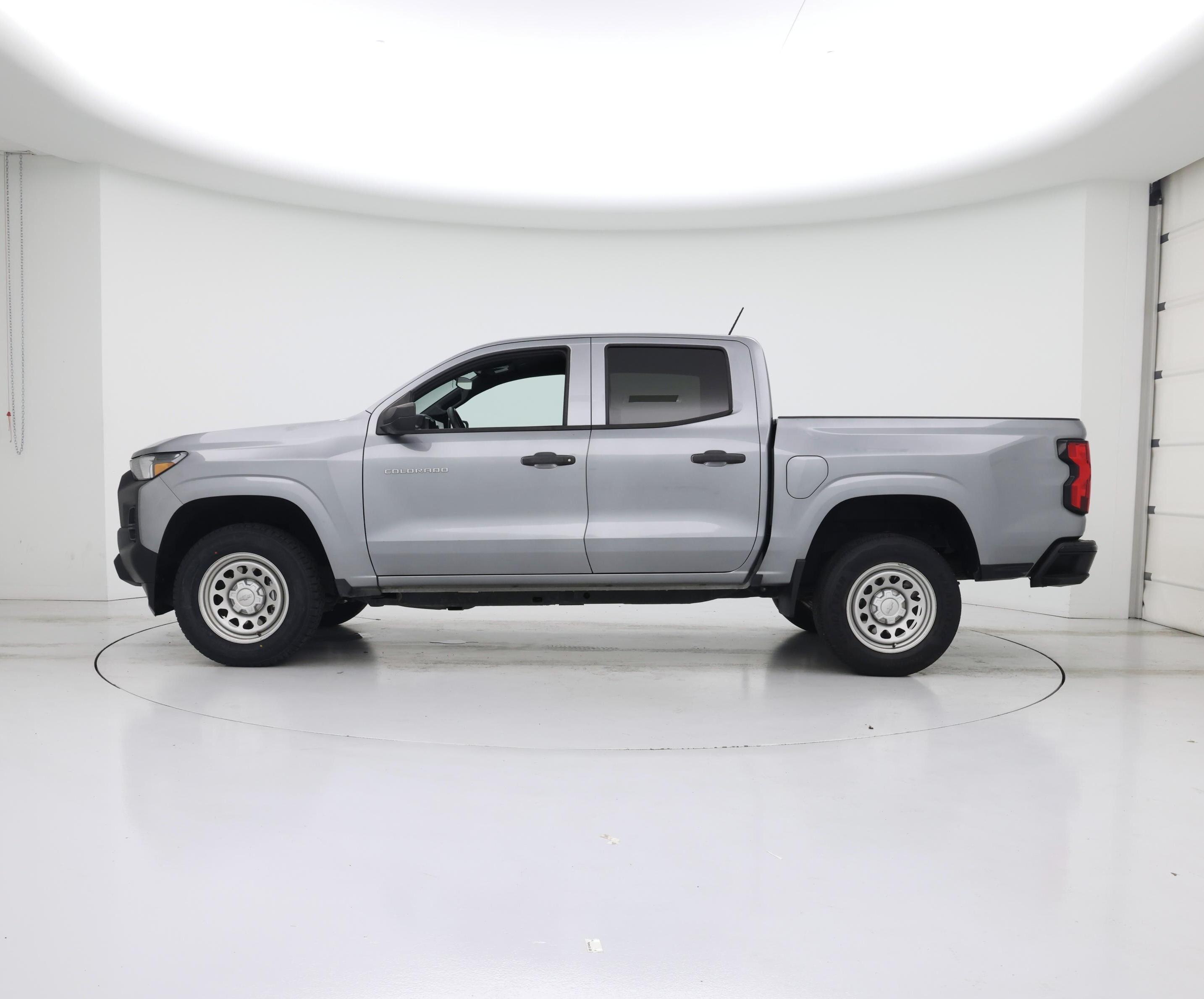 Thumbnail: 2023 Chevrolet Colorado - 3