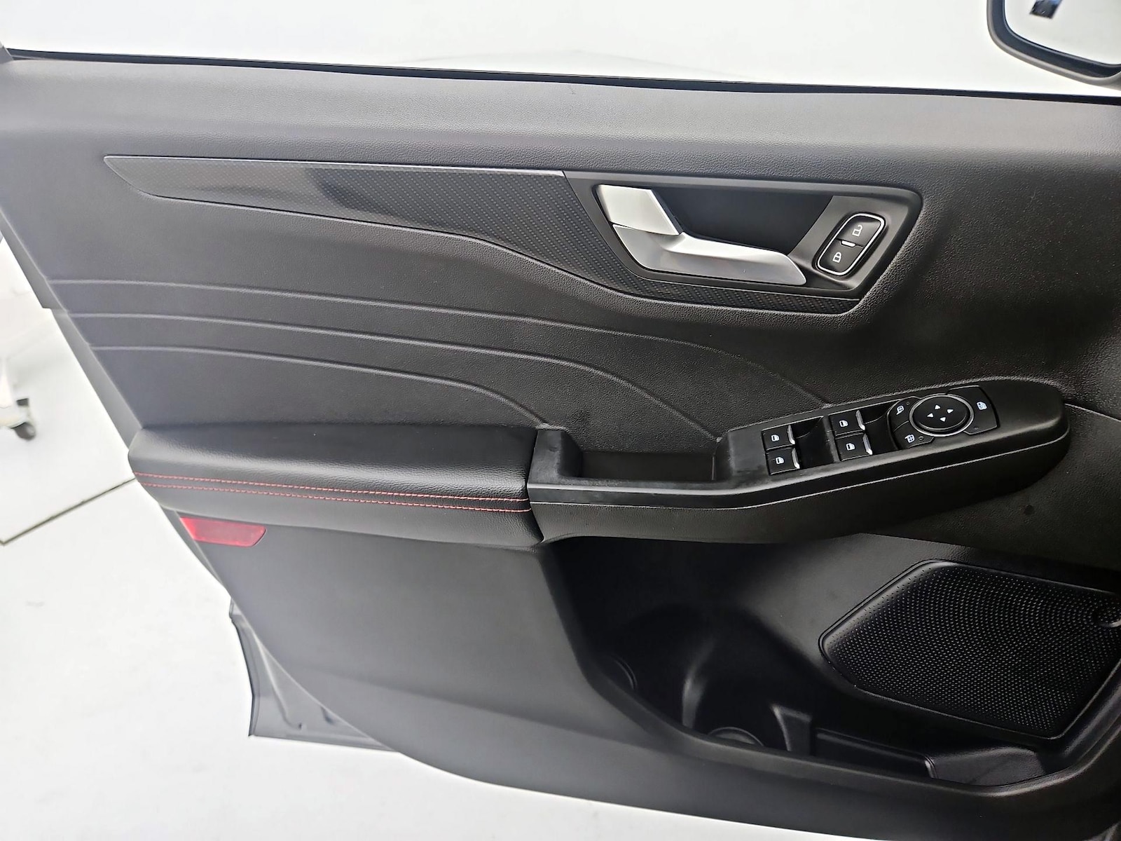 2024 Ford Escape ST-Line - Photo 13