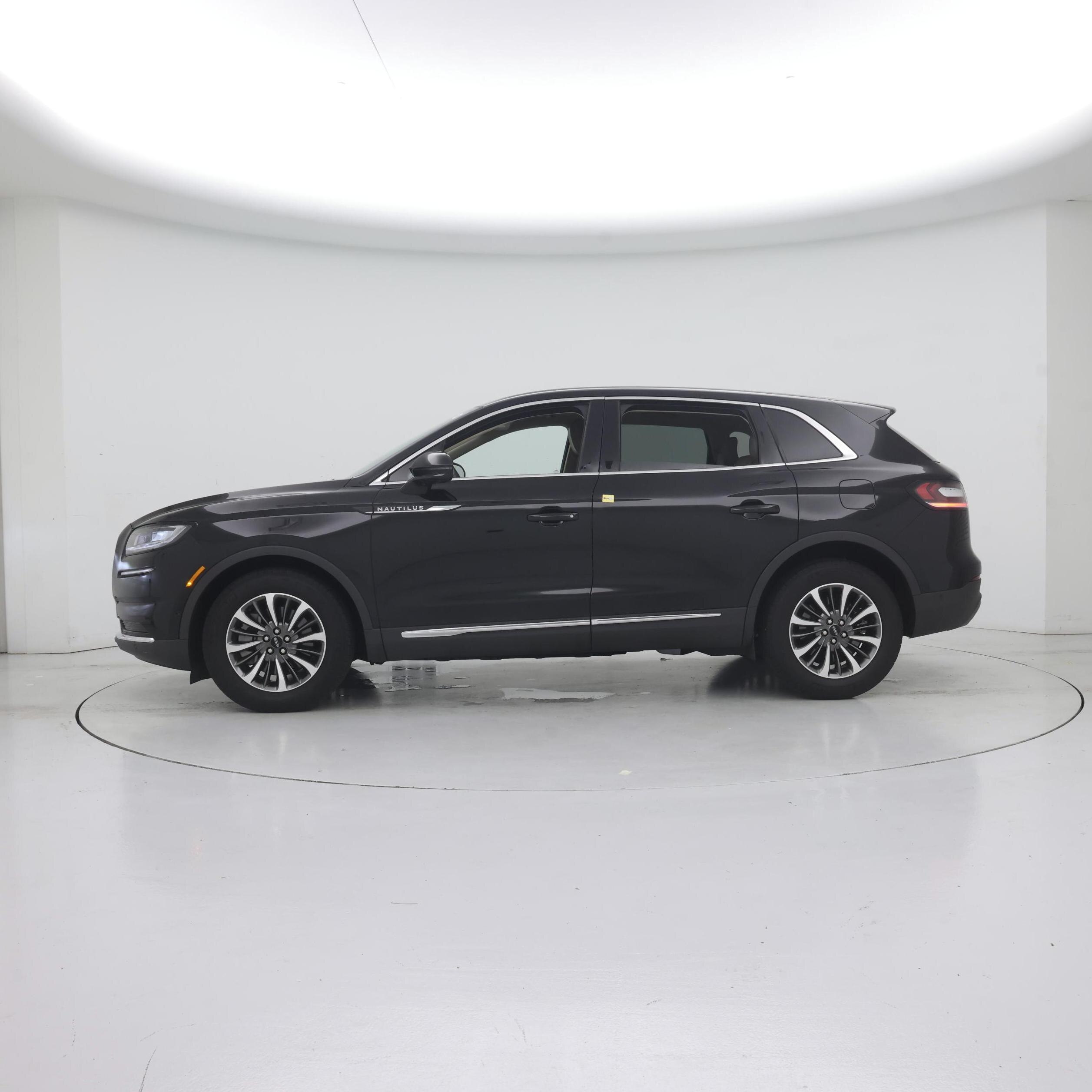 Thumbnail: 2022 Lincoln Nautilus - 3