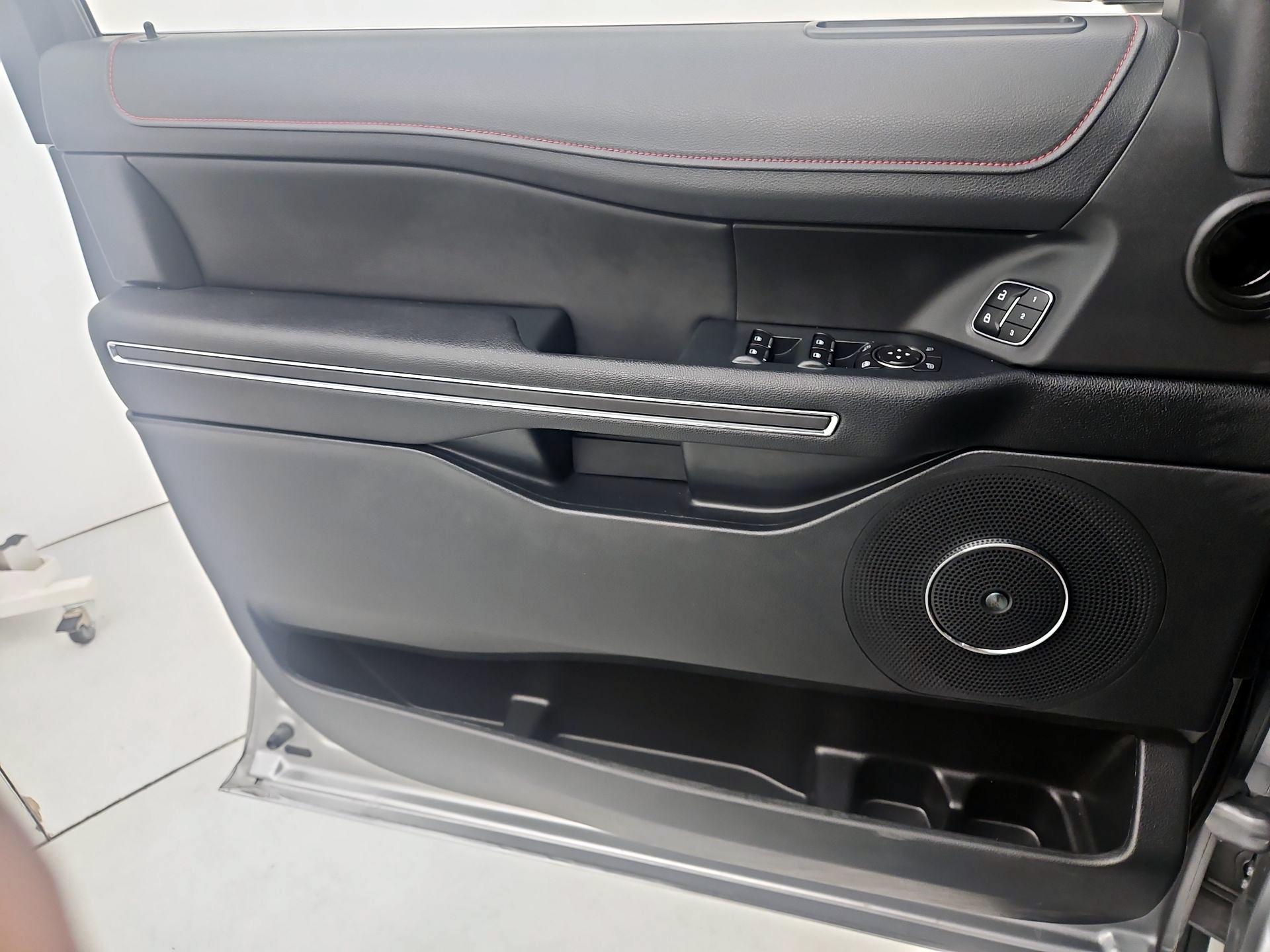 Thumbnail: 2022 Ford Expedition - 12