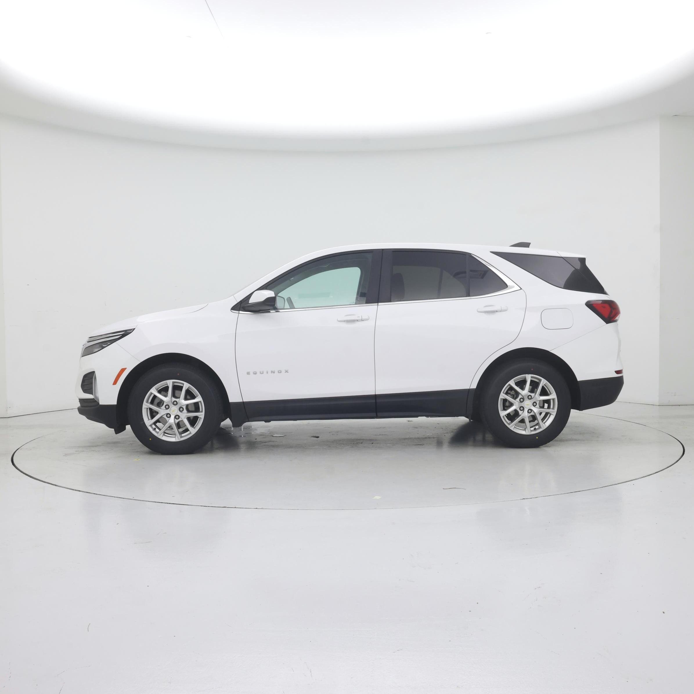 Thumbnail: 2022 Chevrolet Equinox - 3