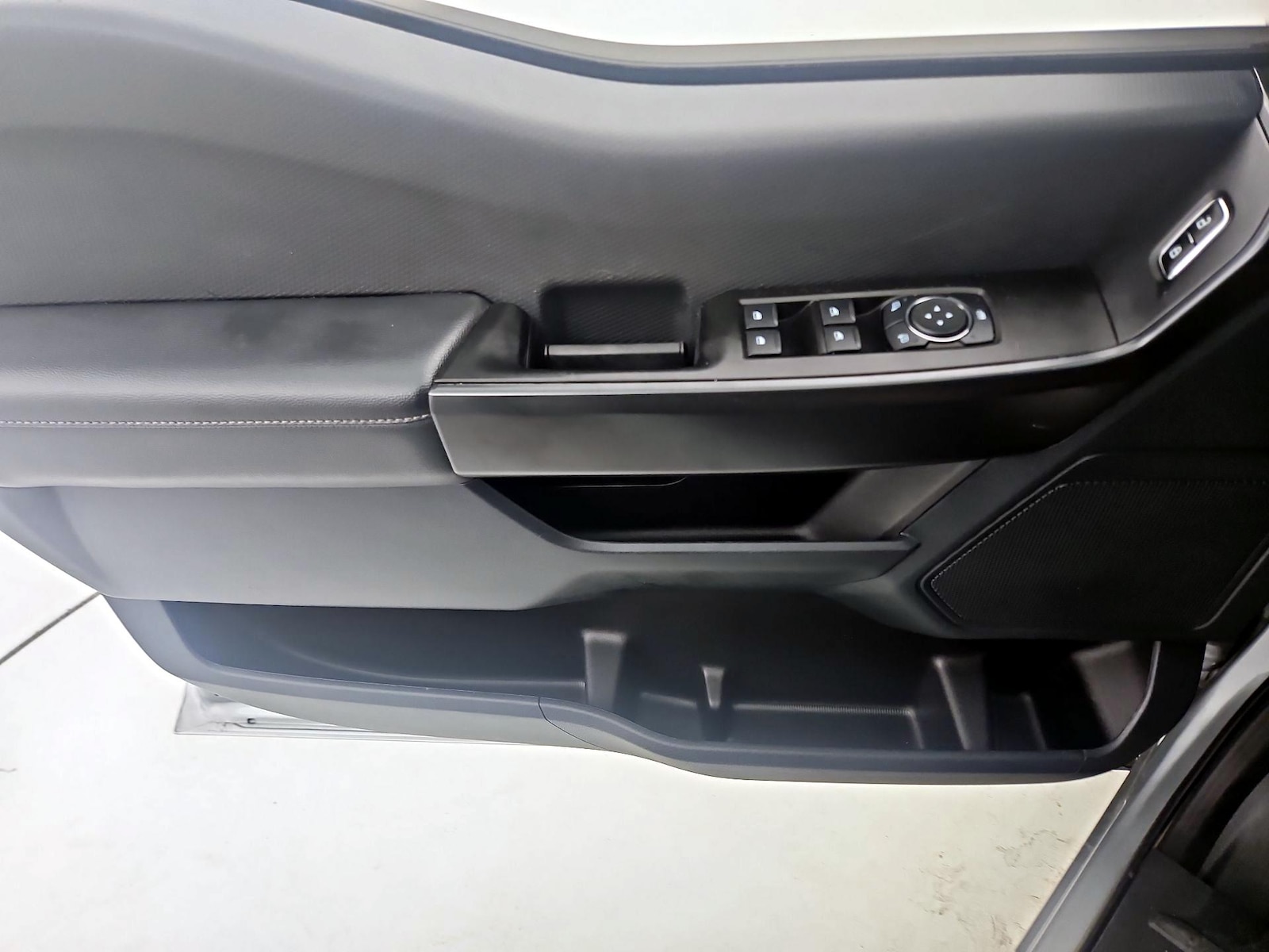 2023 Ford F-150 XL - Photo 13
