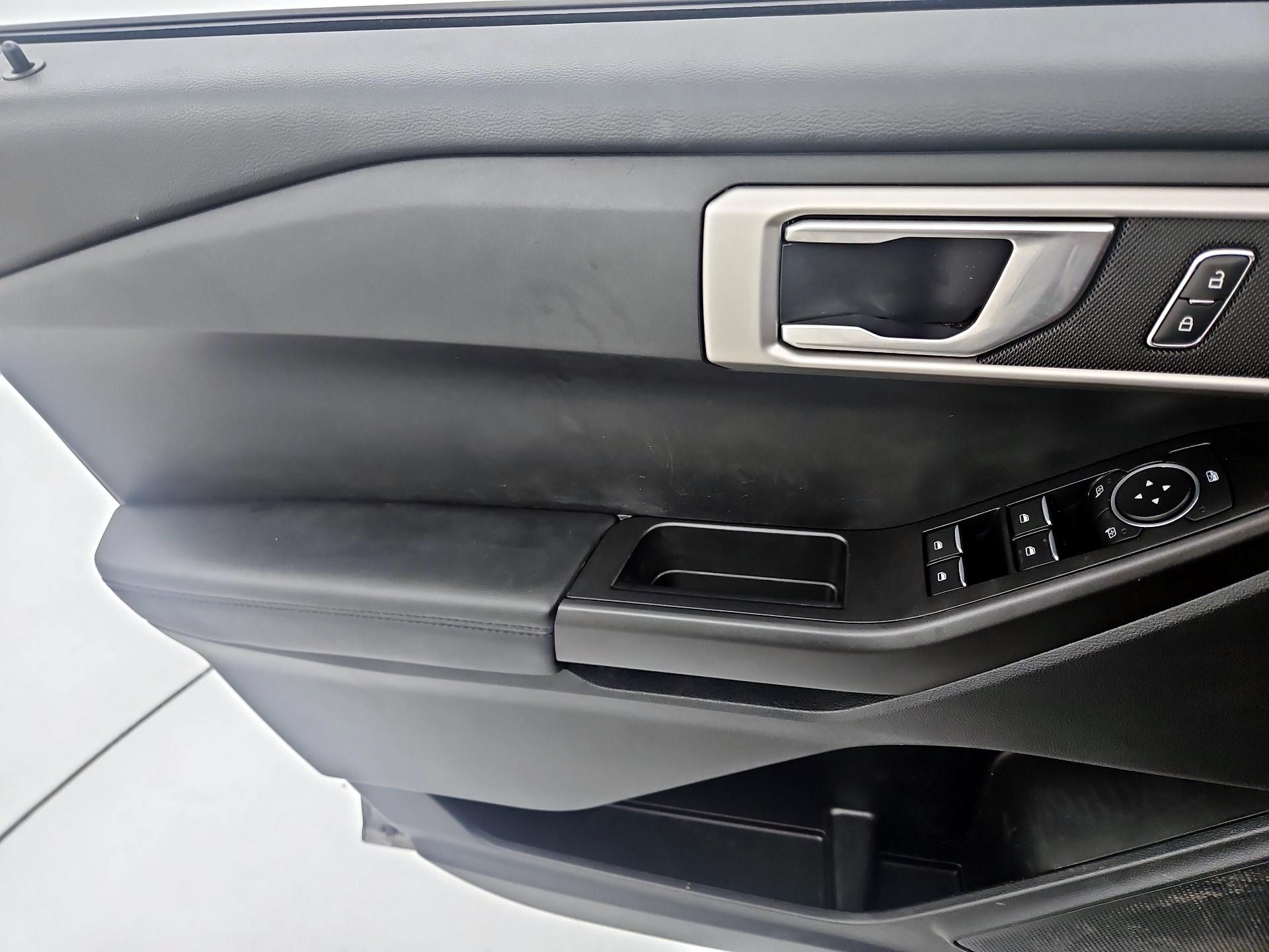 Thumbnail: 2022 Ford Explorer - 12