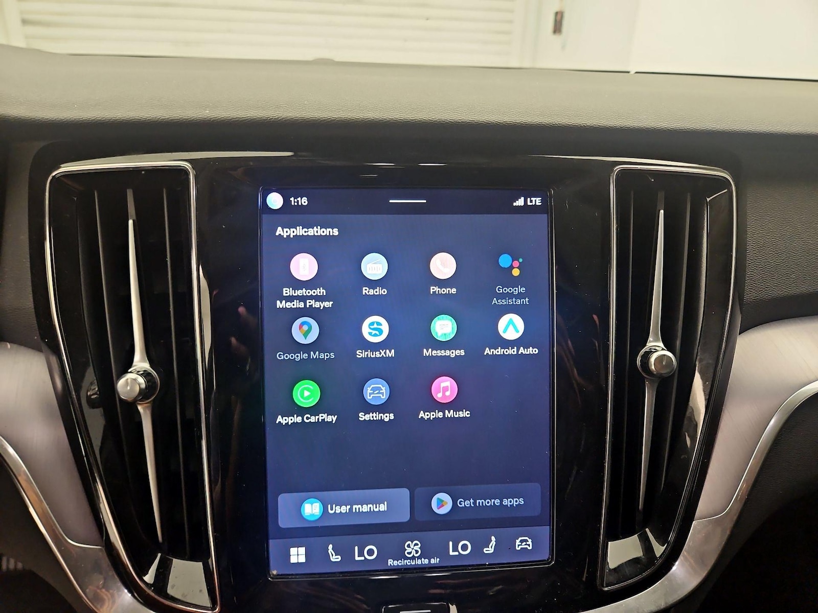 2024 Volvo S60 Core - Photo 17