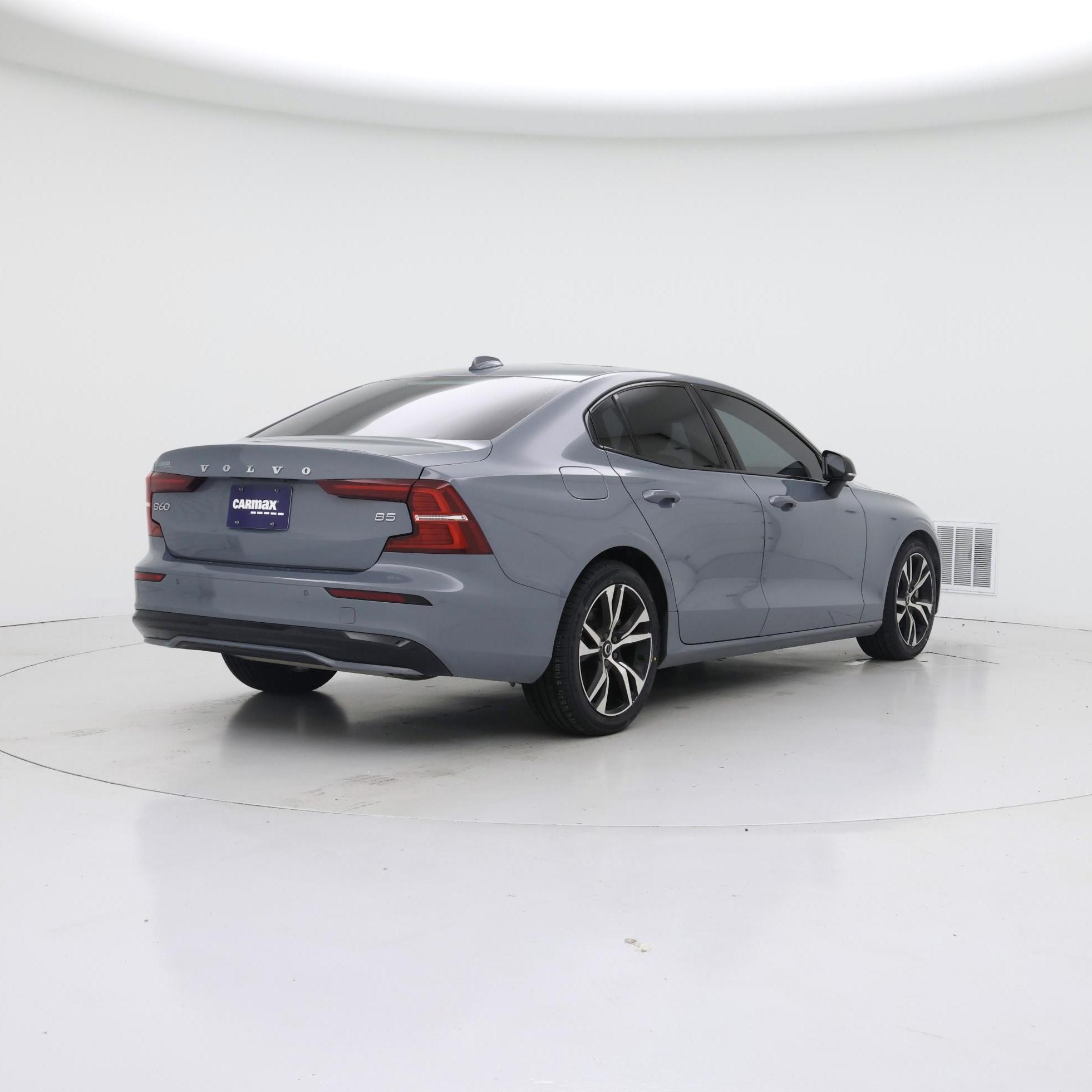 Thumbnail: 2024 Volvo S60 - 8