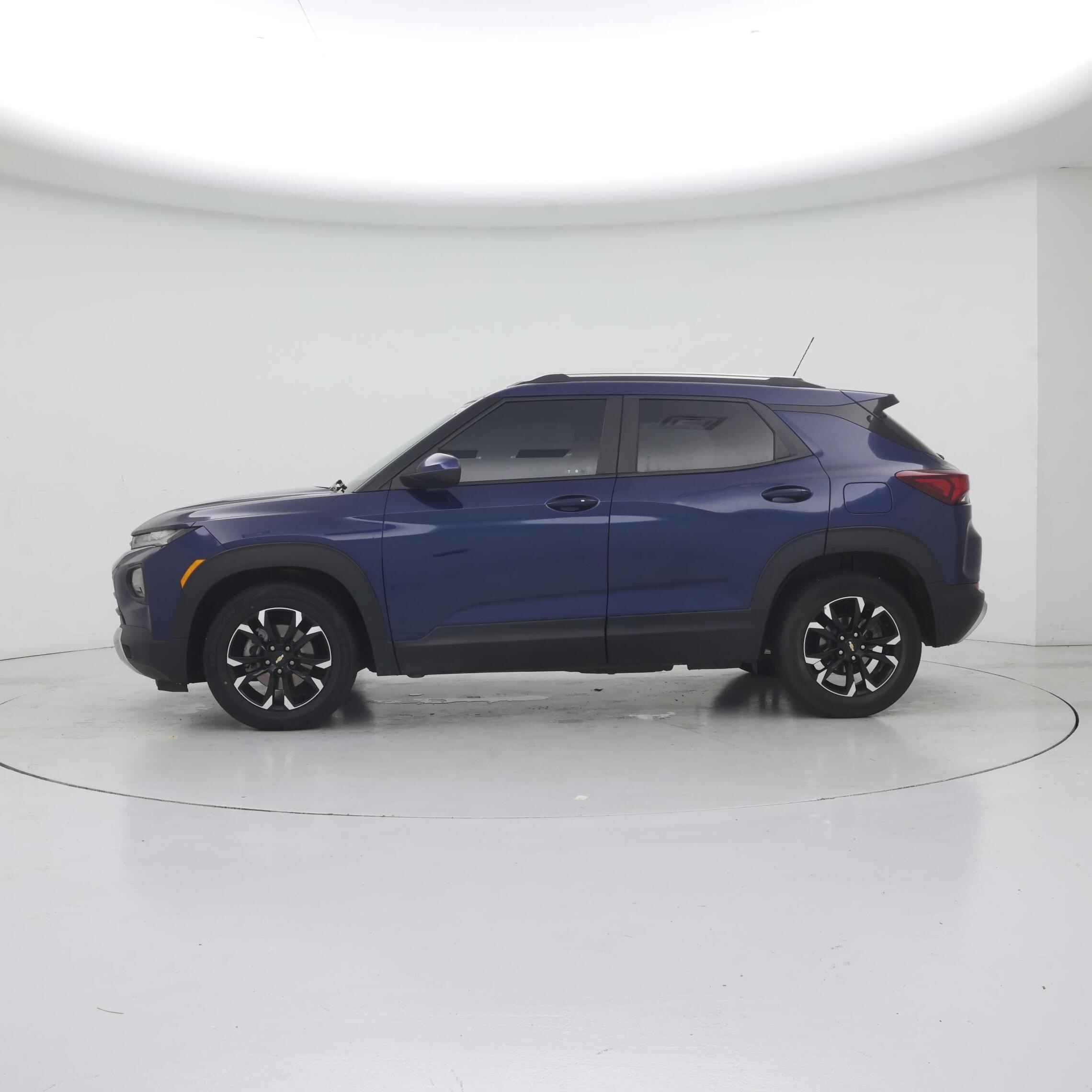 Thumbnail: 2023 Chevrolet TrailBlazer - 3