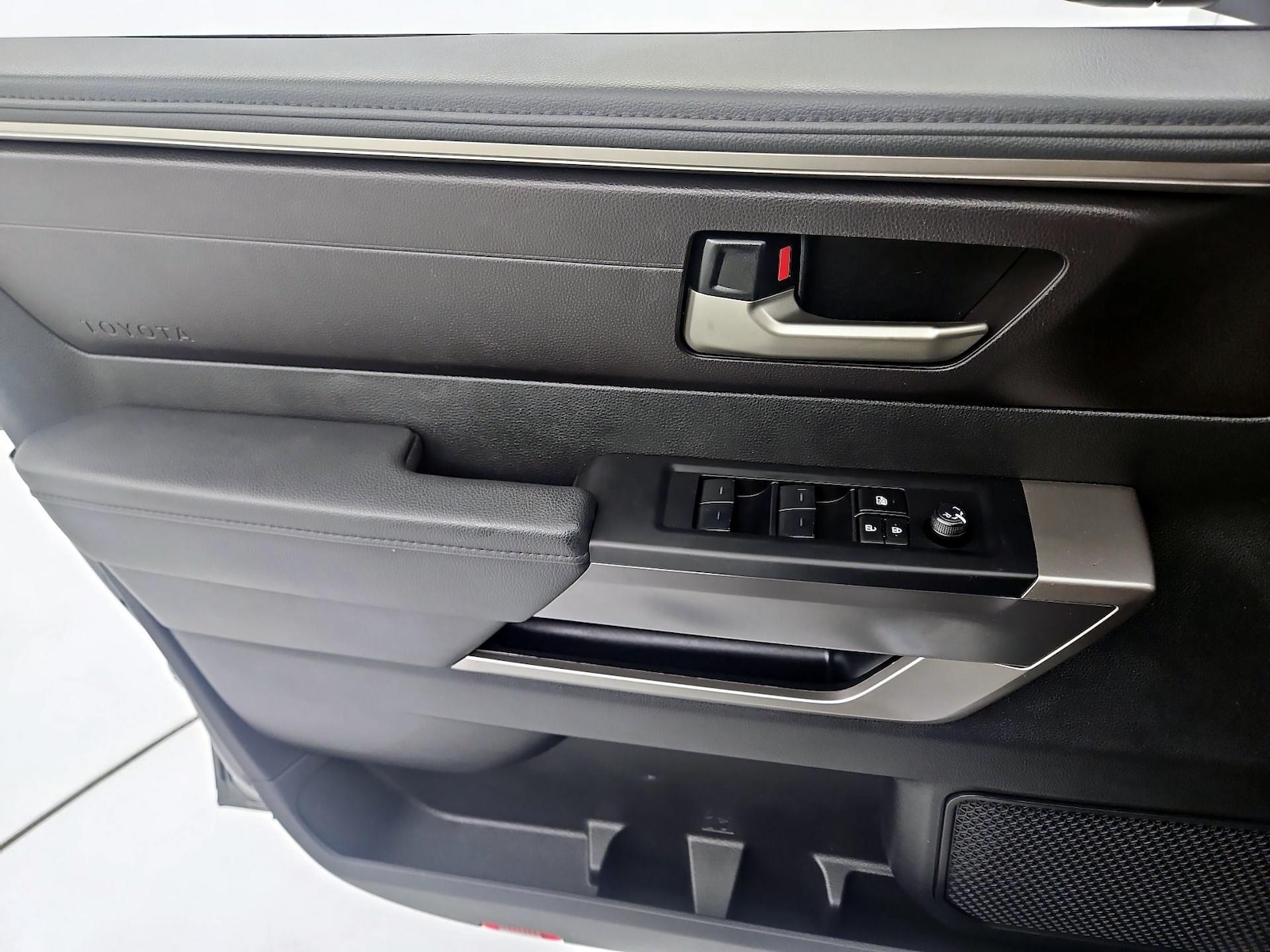 2024 Toyota Tundra SR5 - Photo 13