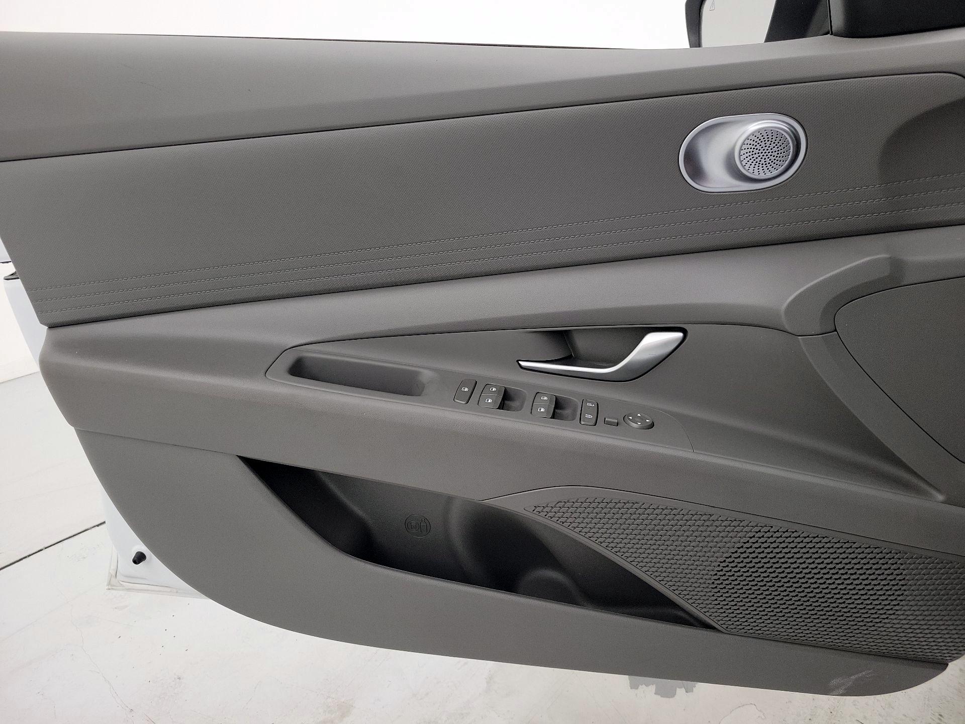 Thumbnail: 2024 Hyundai Elantra - 12