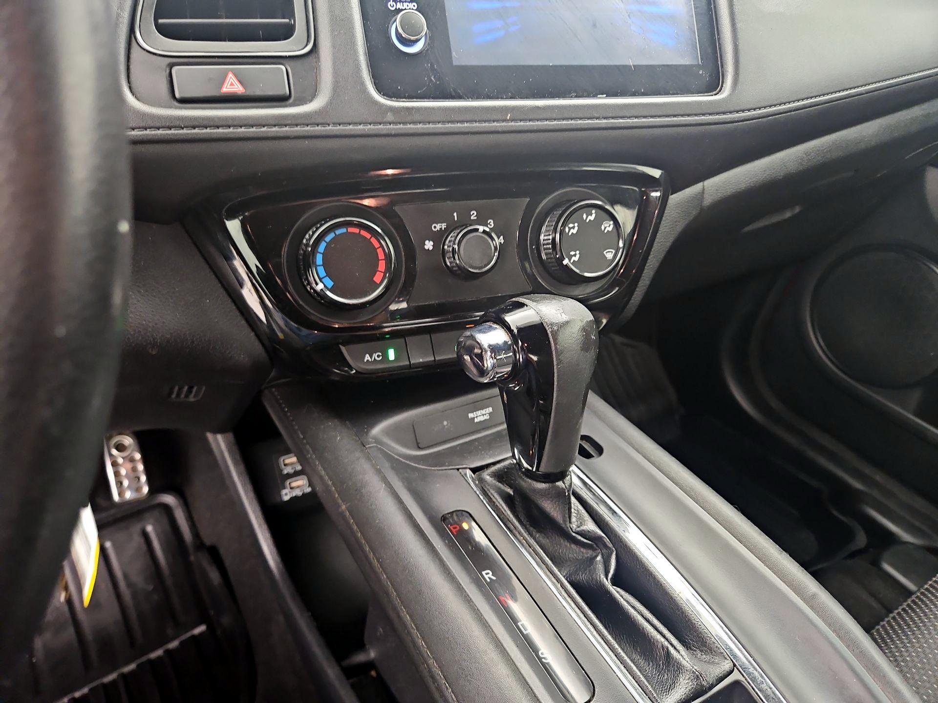 Thumbnail: 2019 Honda HR-V - 16