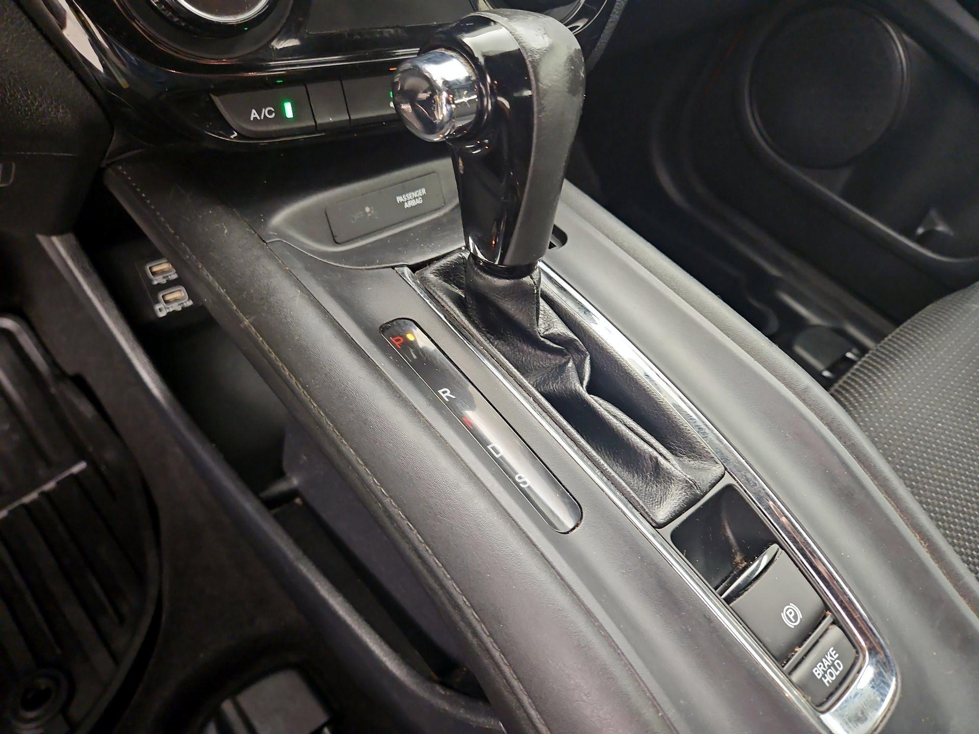 Thumbnail: 2019 Honda HR-V - 17