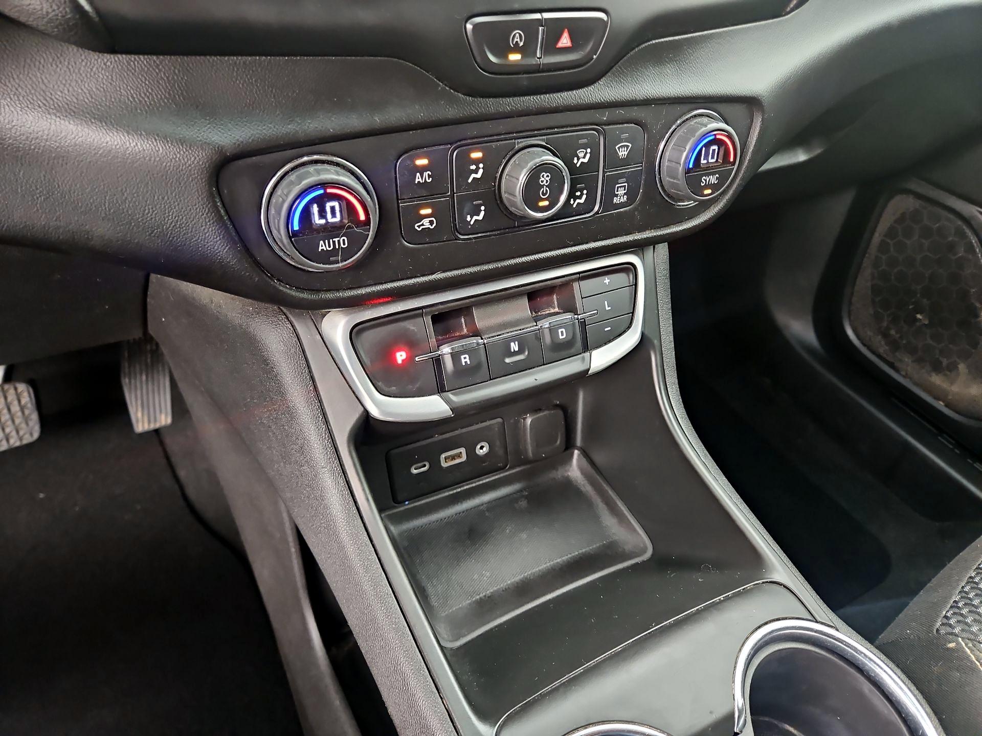 Thumbnail: 2022 GMC Terrain - 16