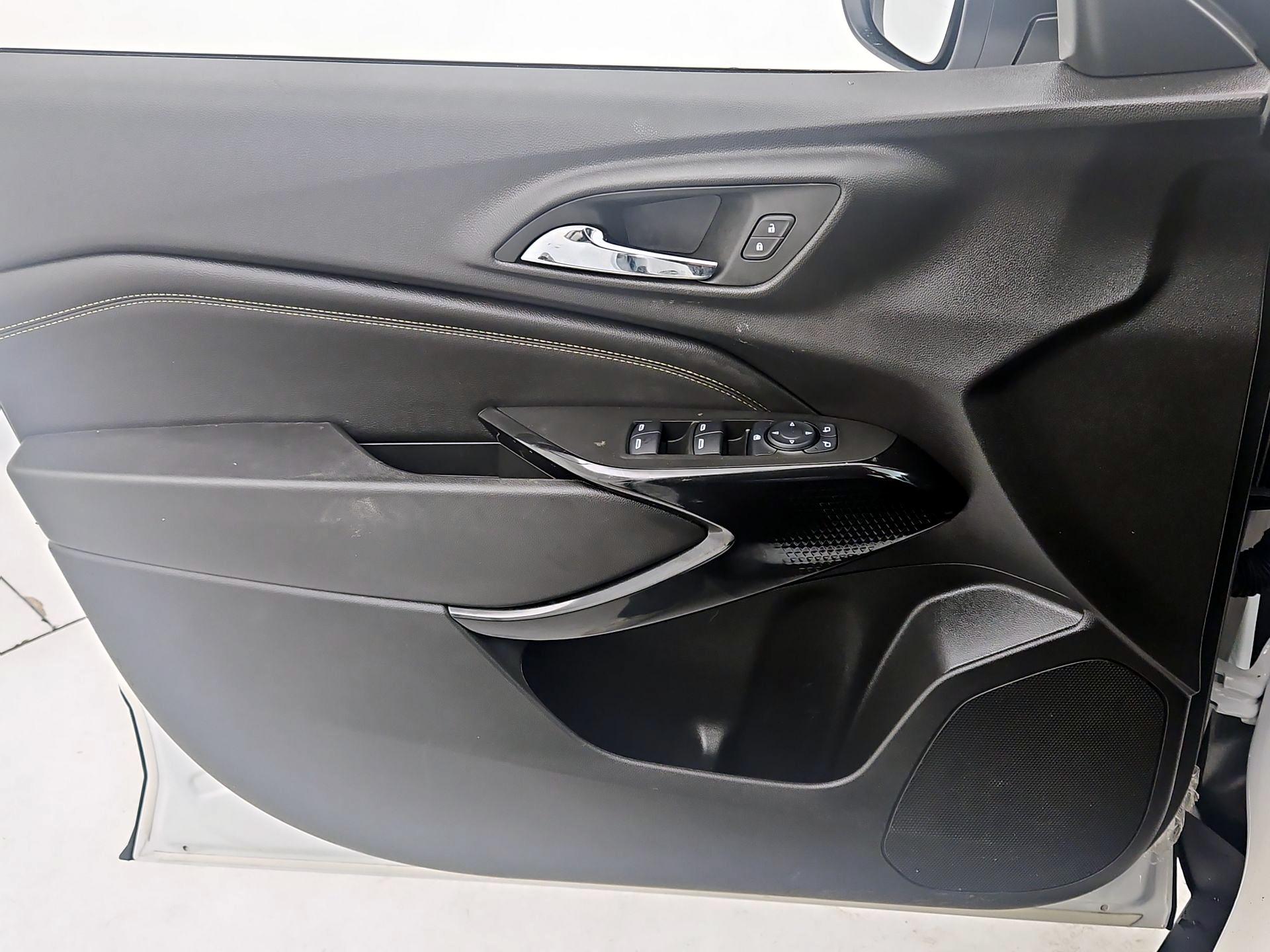 Thumbnail: 2025 Chevrolet Trax - 12