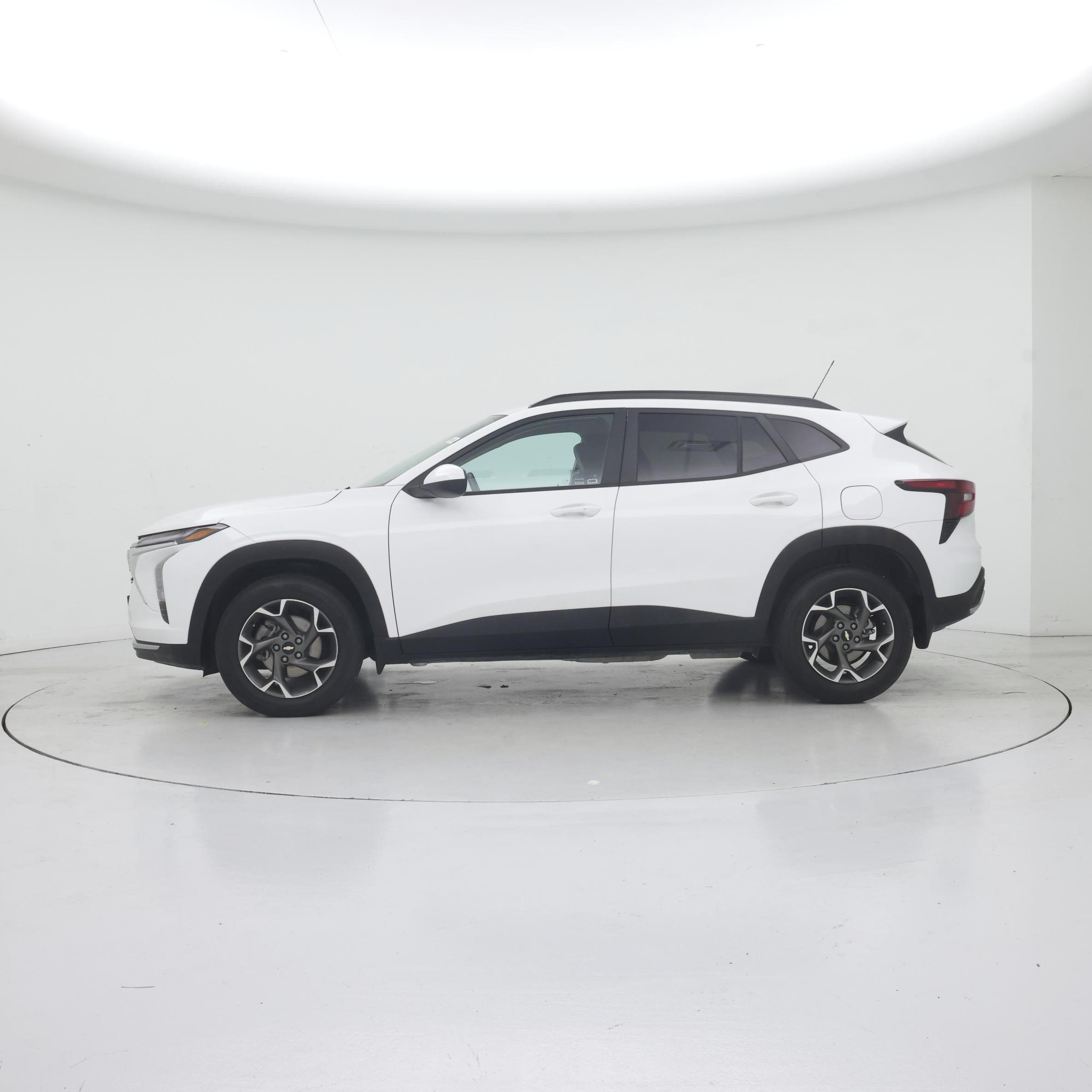 Thumbnail: 2025 Chevrolet Trax - 3