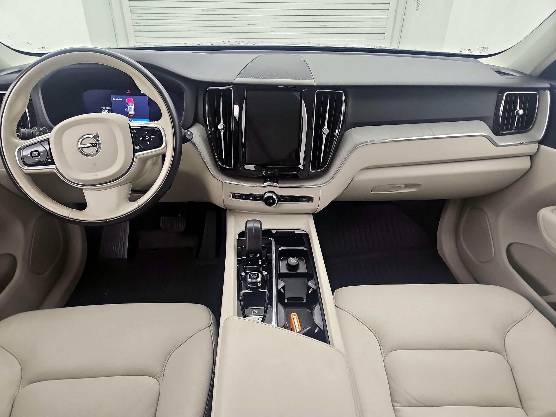 Thumbnail: 2023 Volvo XC60 - 9