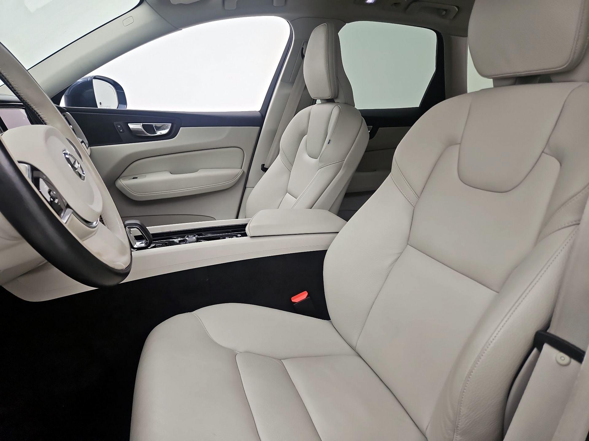 Thumbnail: 2023 Volvo XC60 - 11