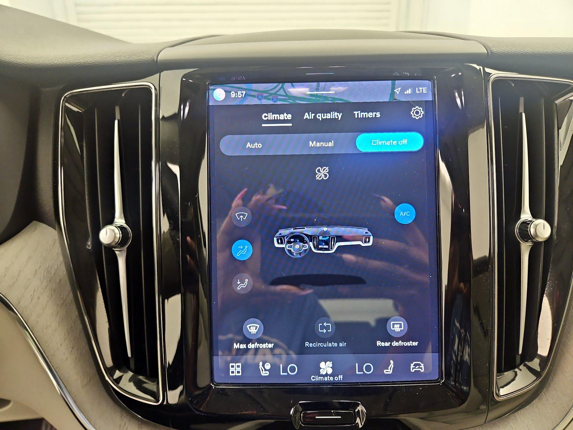 Thumbnail: 2023 Volvo XC60 - 17