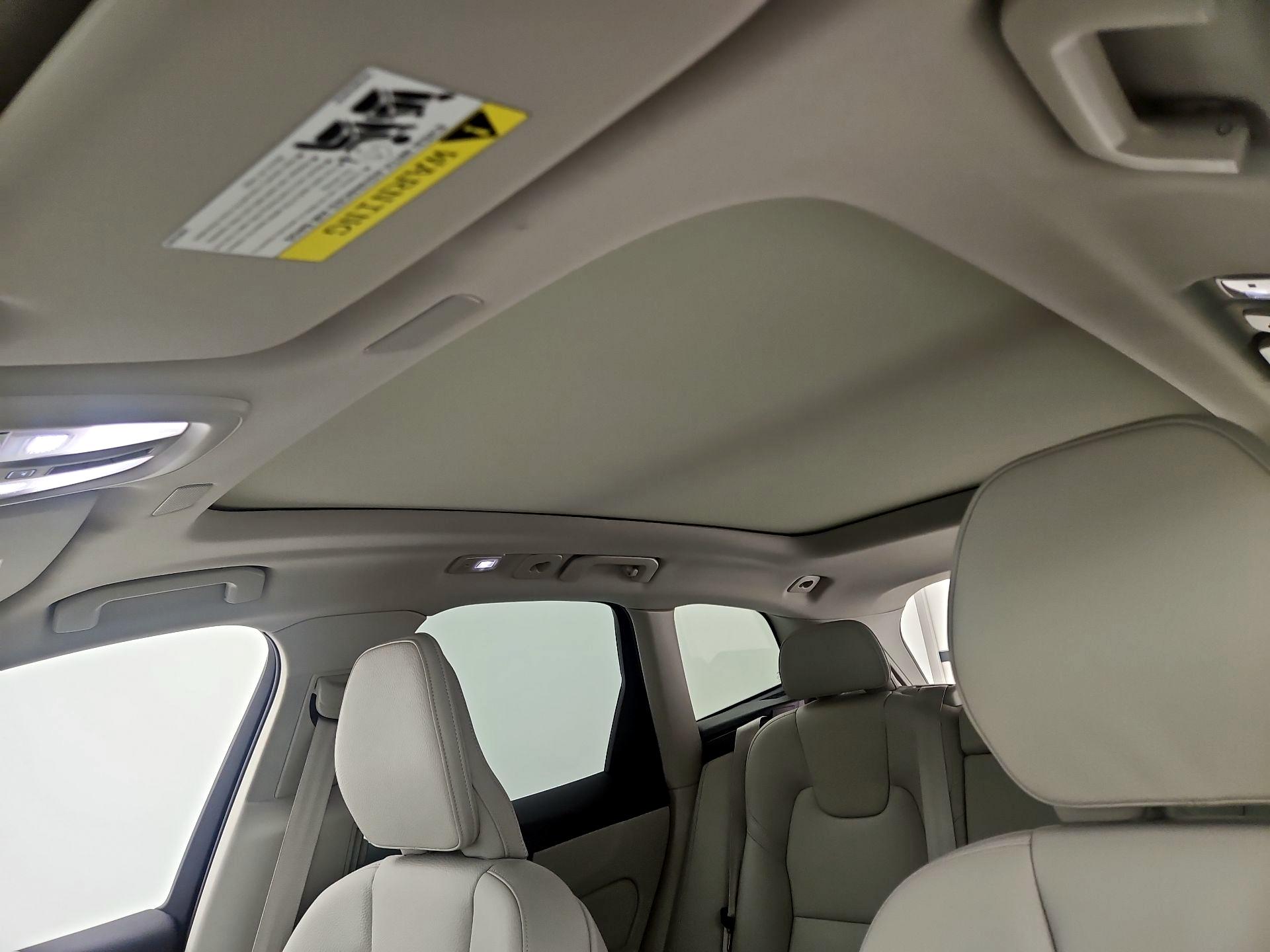 Thumbnail: 2023 Volvo XC60 - 19