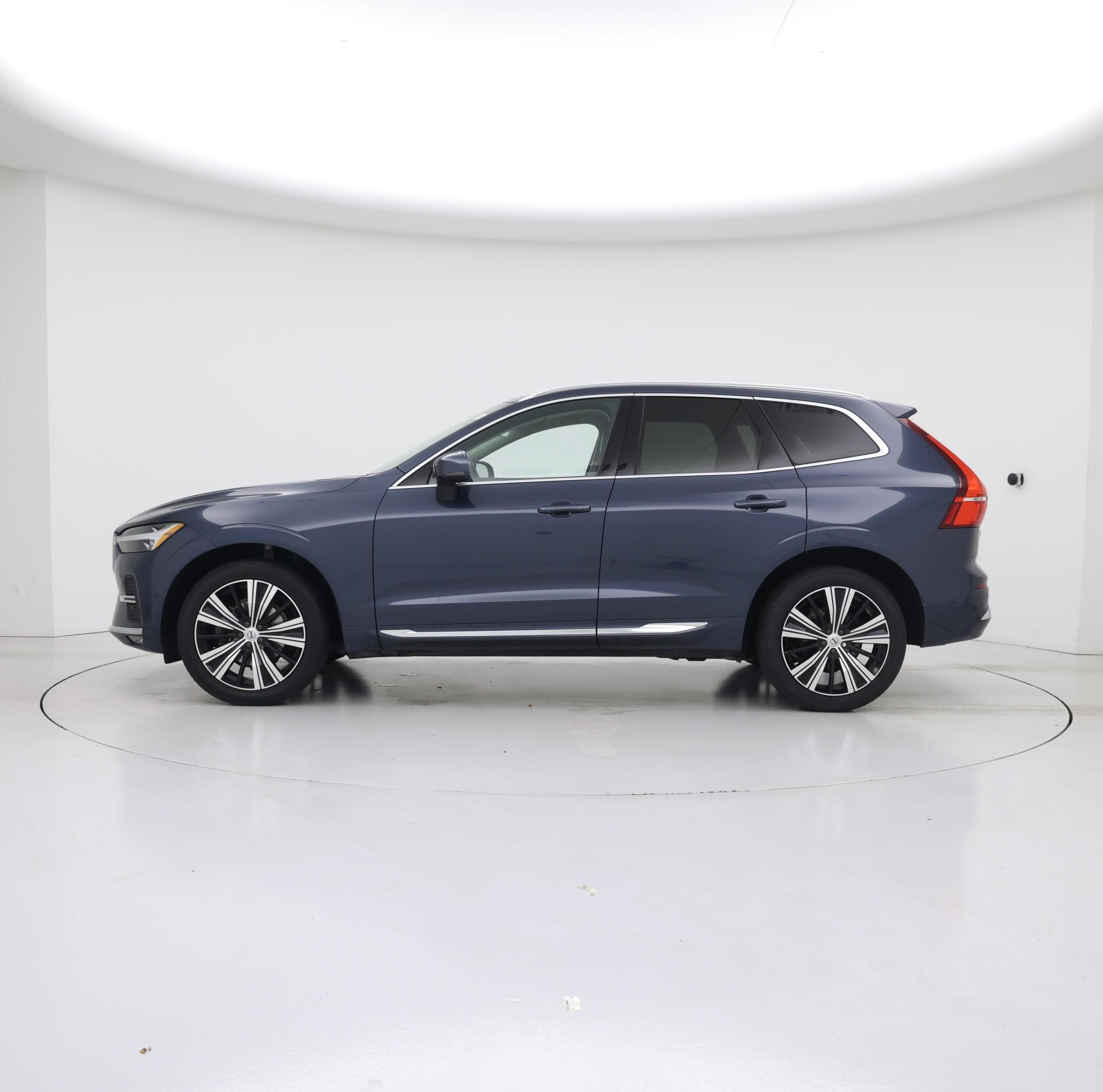 Thumbnail: 2023 Volvo XC60 - 3