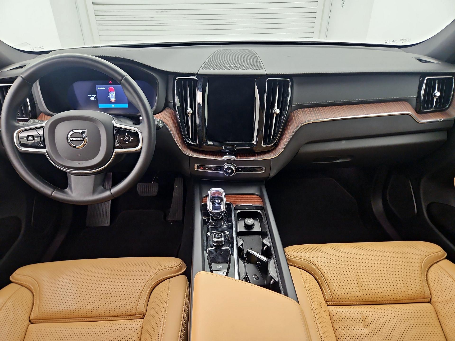 Thumbnail: 2023 Volvo XC60 - 9