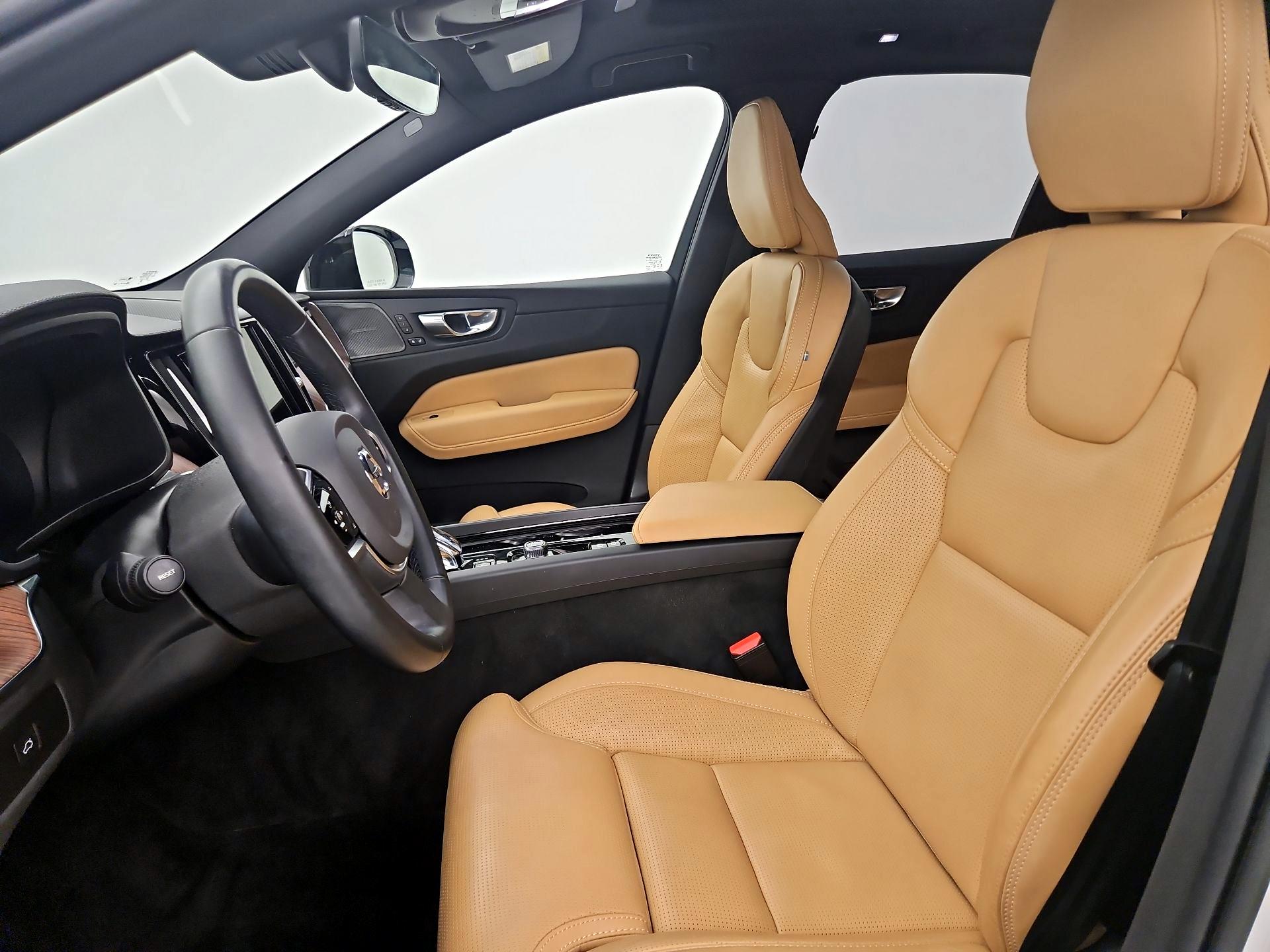 Thumbnail: 2023 Volvo XC60 - 11