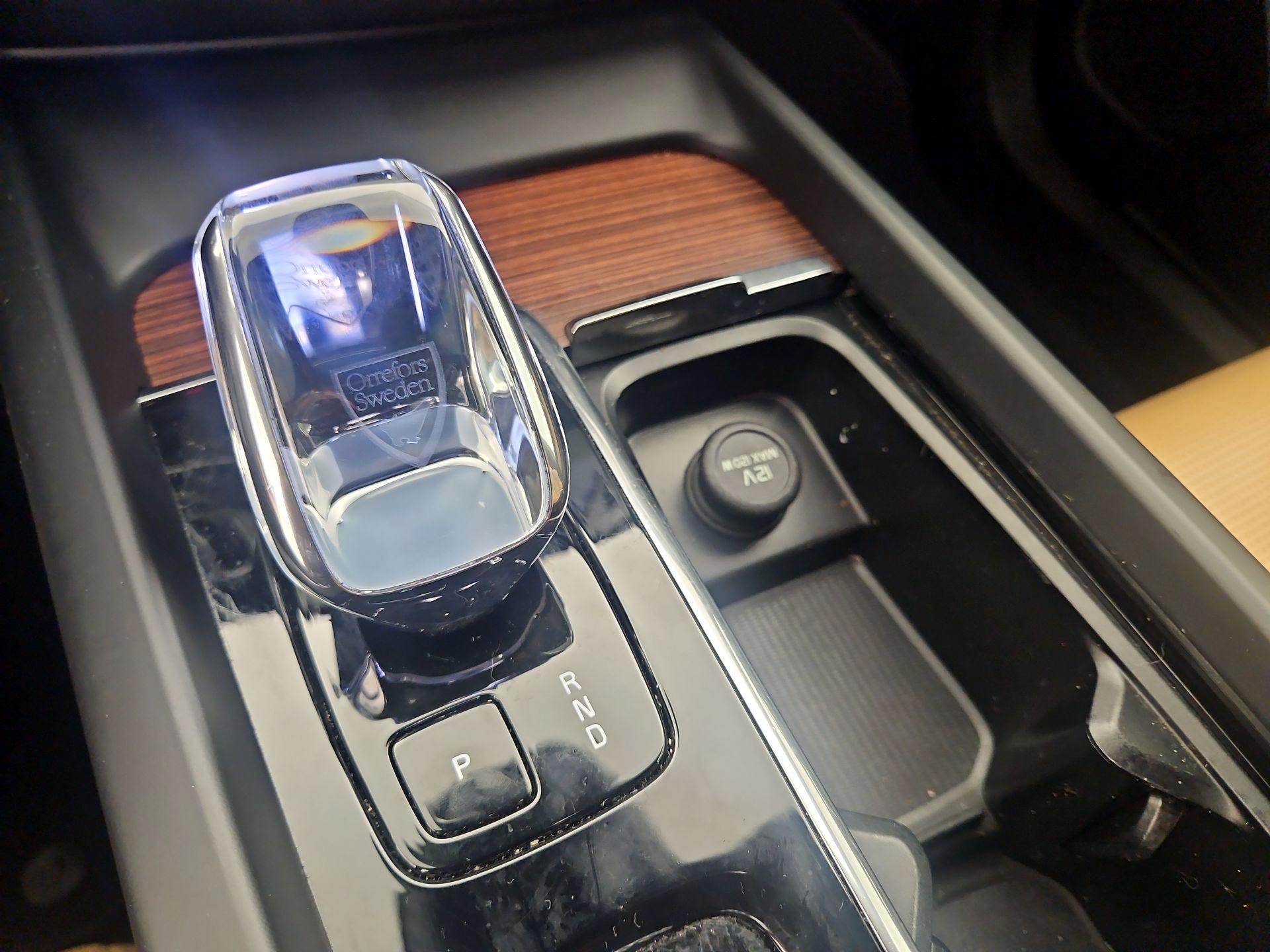 Thumbnail: 2023 Volvo XC60 - 18
