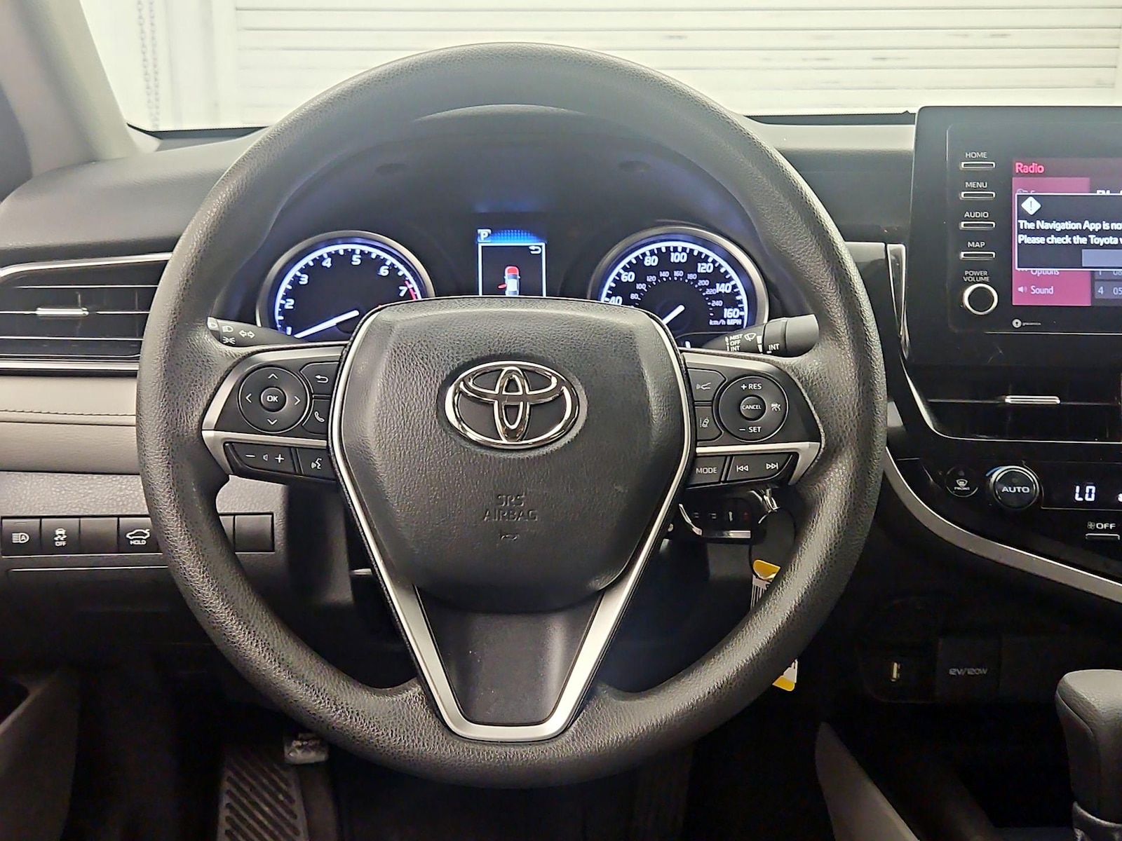 2022 Toyota Camry LE - Photo 11
