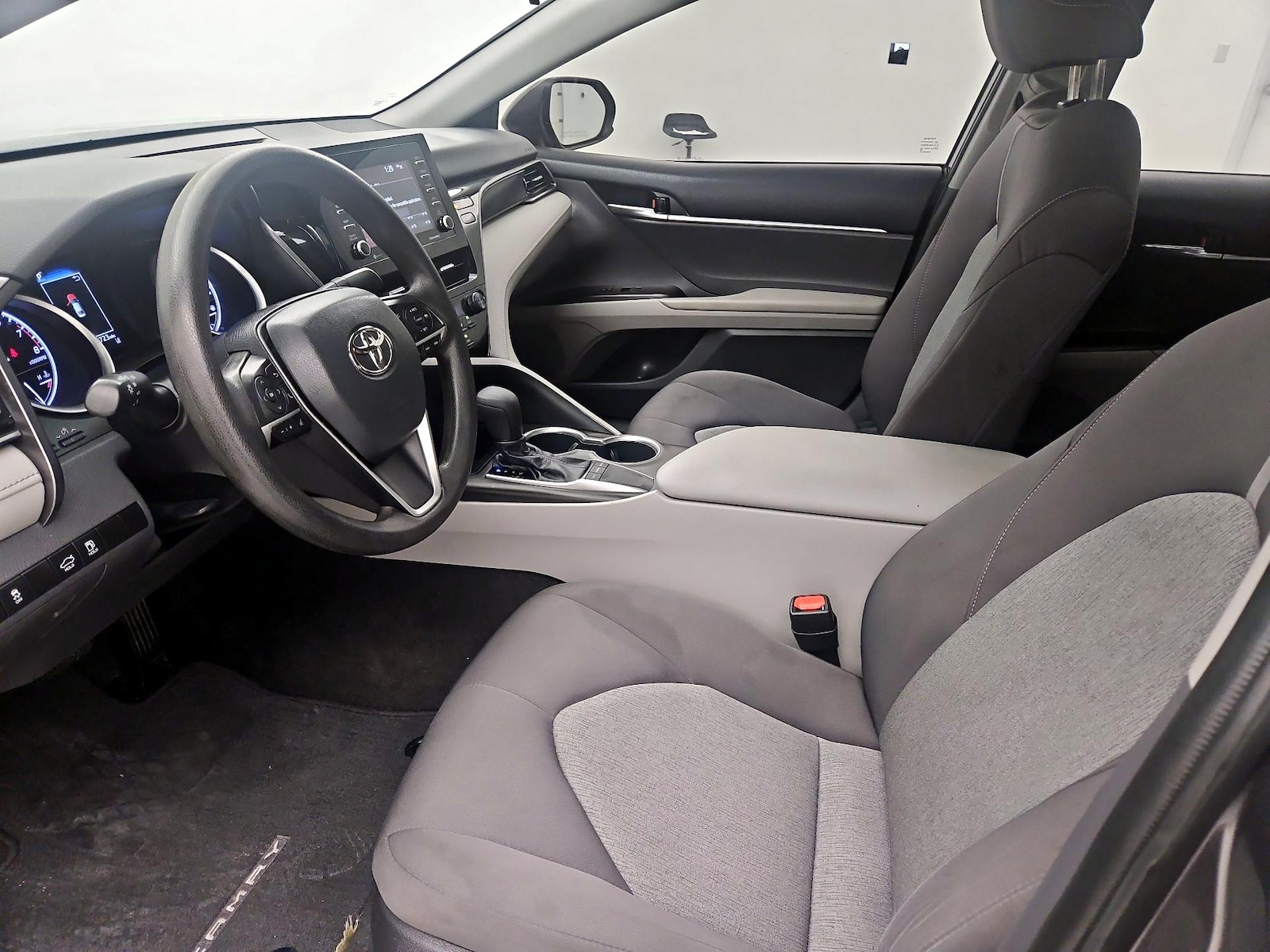 2022 Toyota Camry LE - Photo 12
