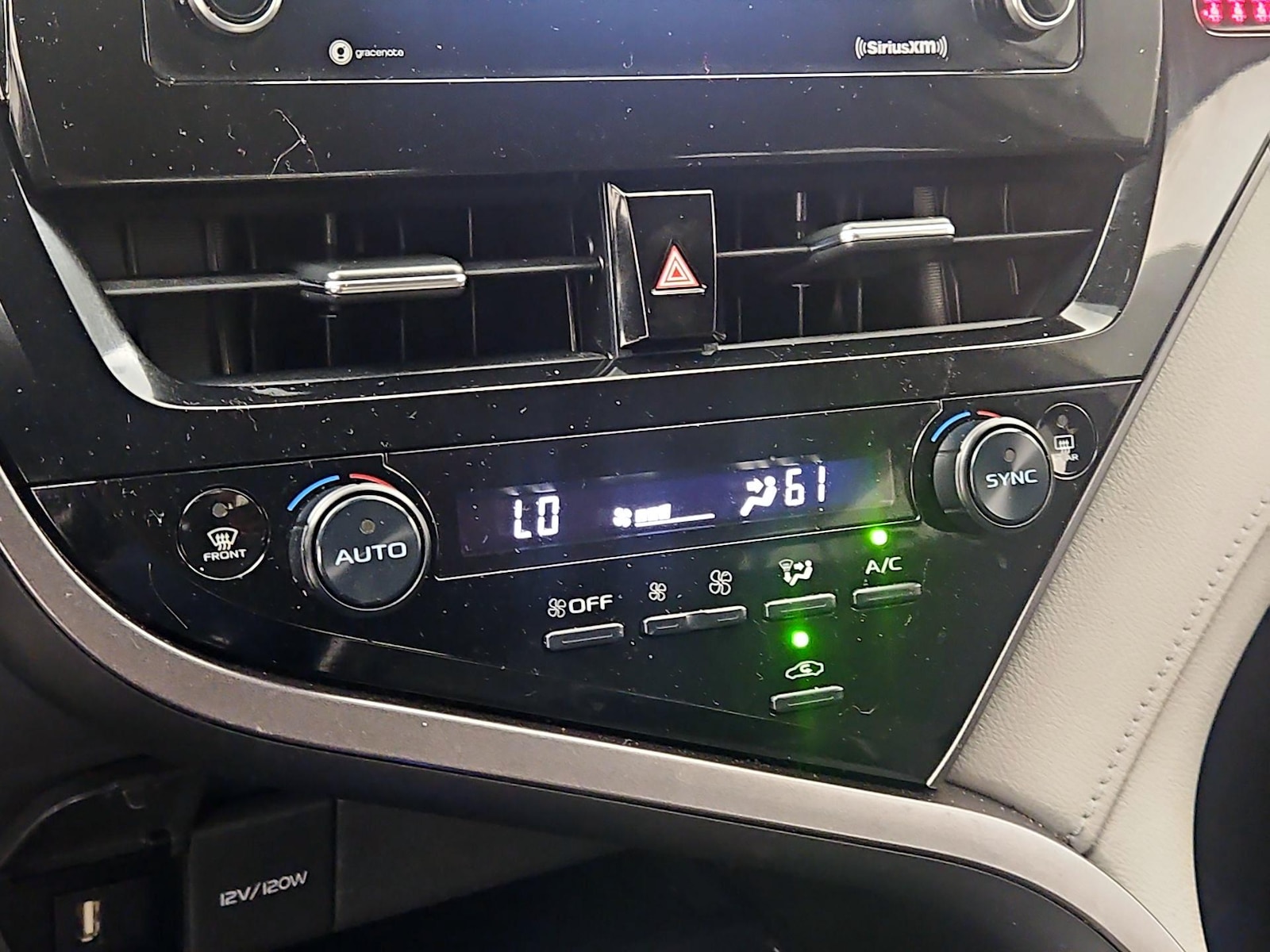 2022 Toyota Camry LE - Photo 17