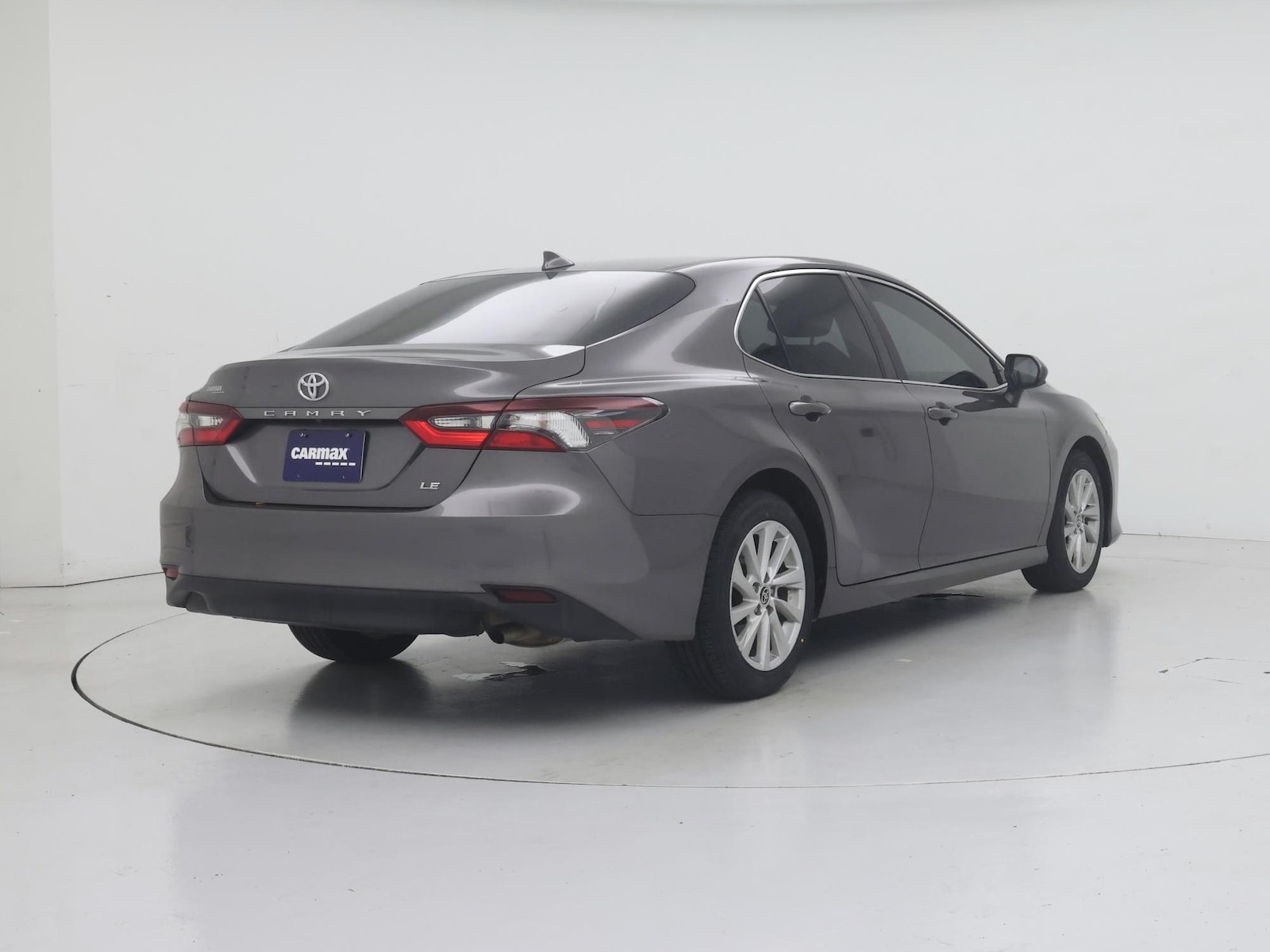 2022 Toyota Camry LE - Photo 9