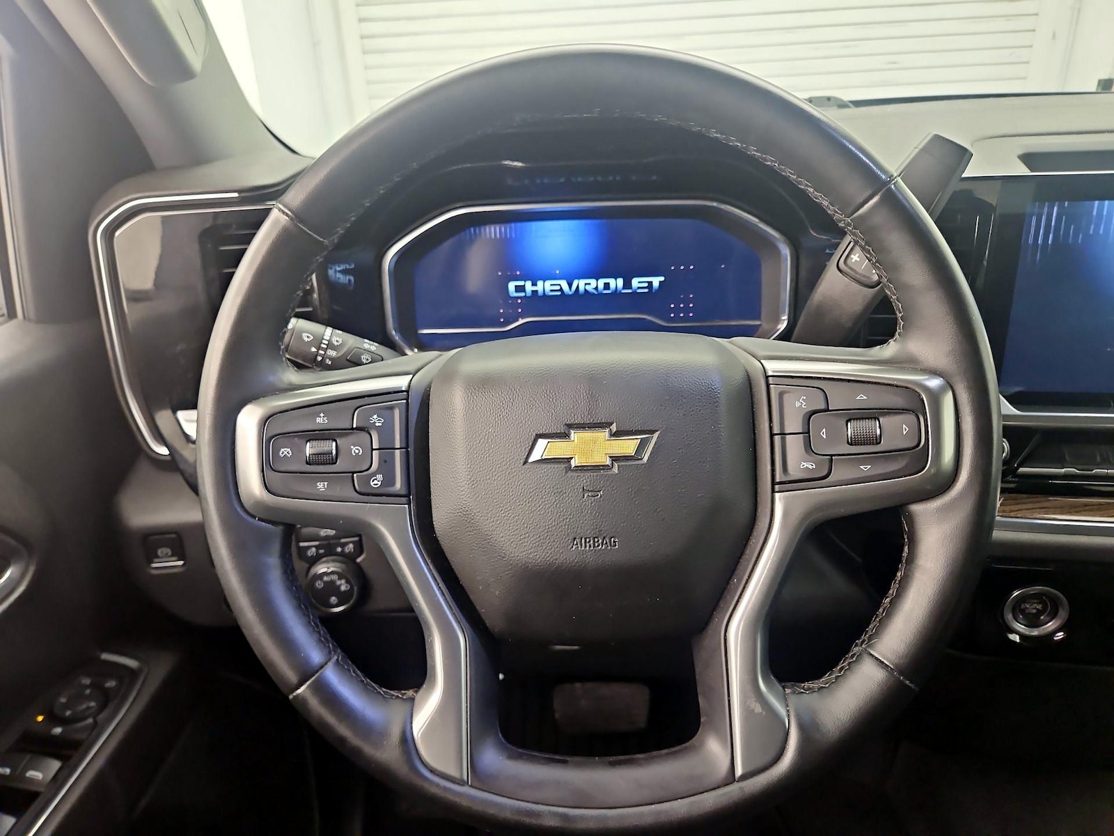2023 Chevrolet Silverado 1500 LT - Photo 11
