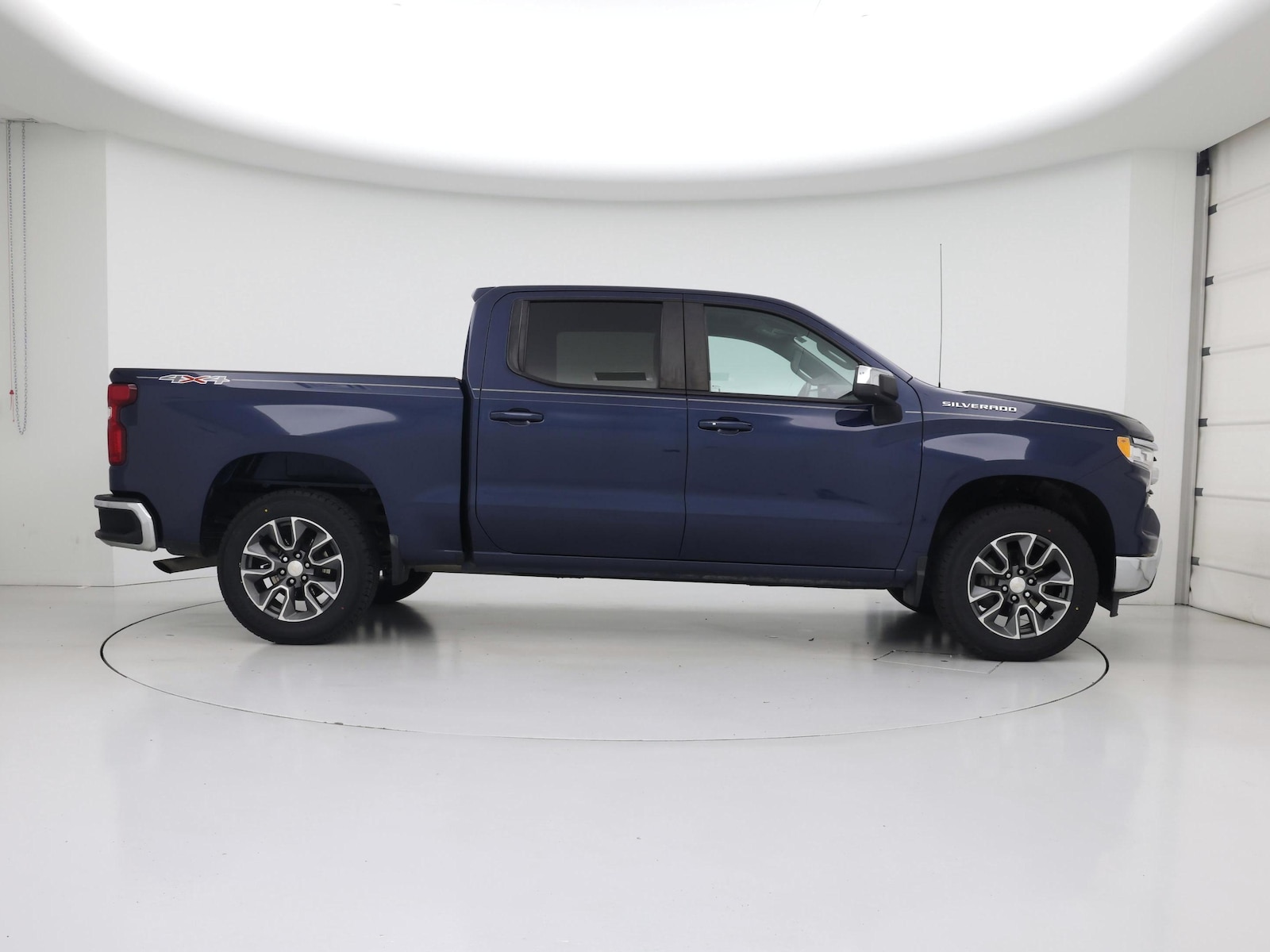 2023 Chevrolet Silverado 1500 LT - Photo 8