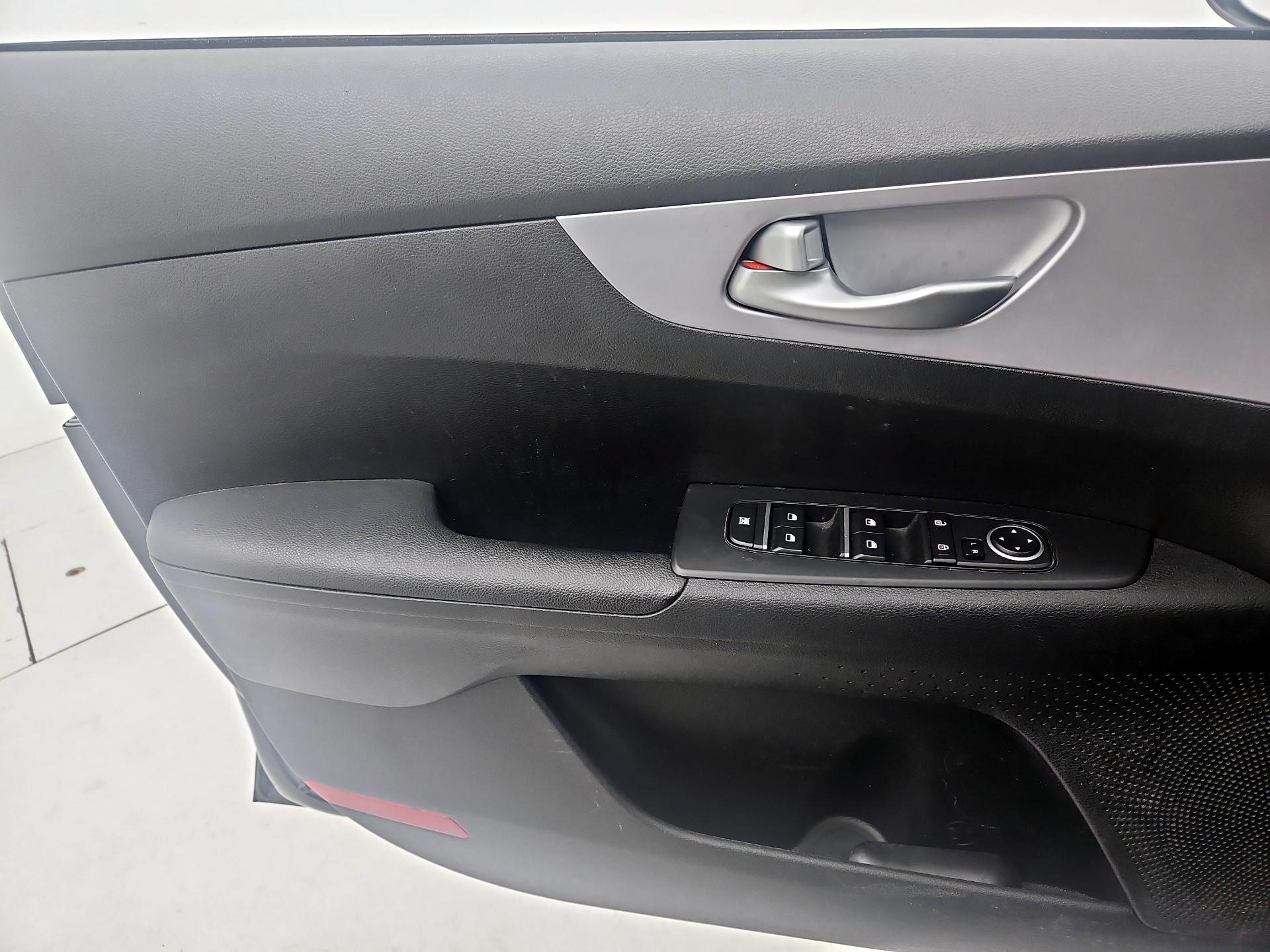 Thumbnail: 2024 Kia Forte - 12