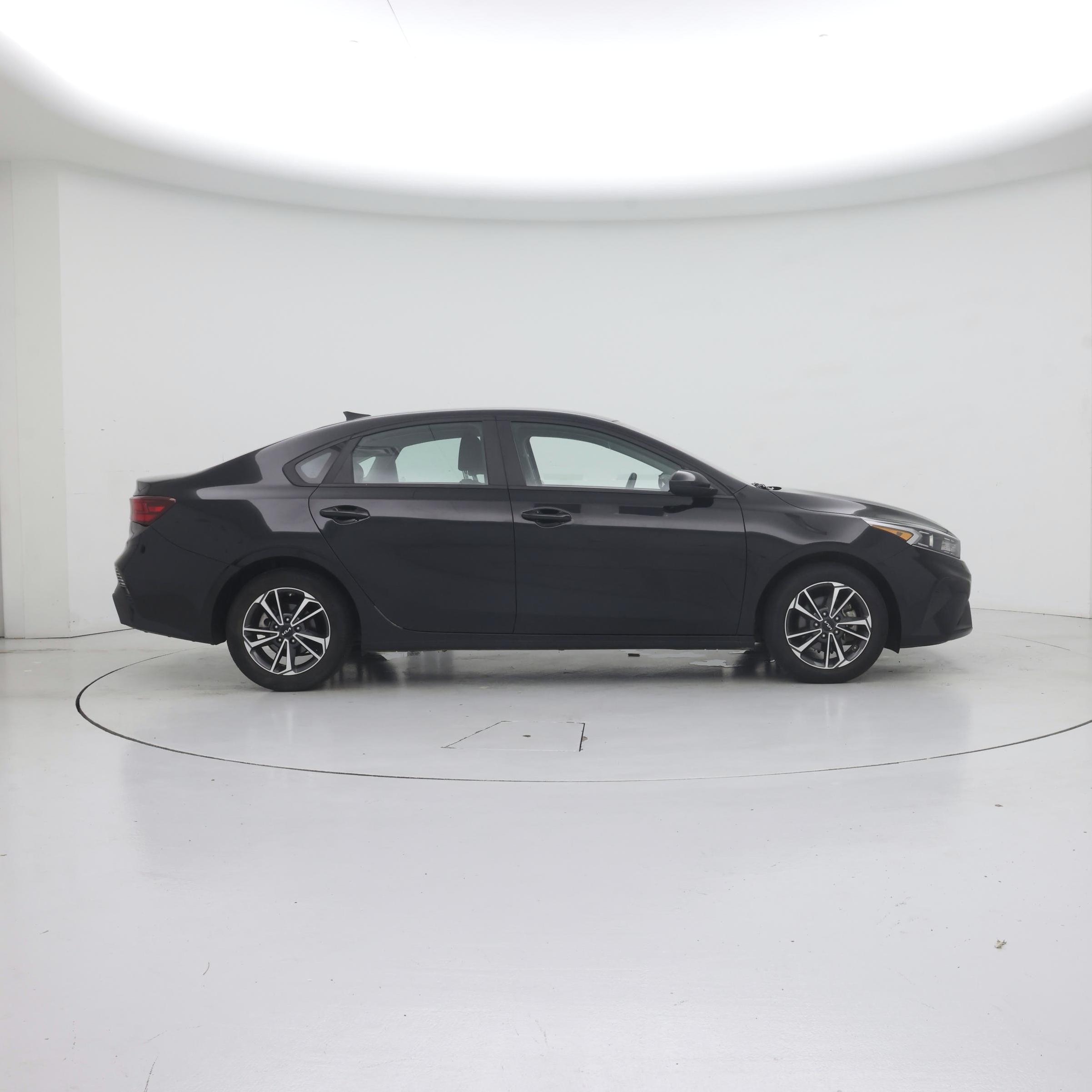 Thumbnail: 2024 Kia Forte - 7