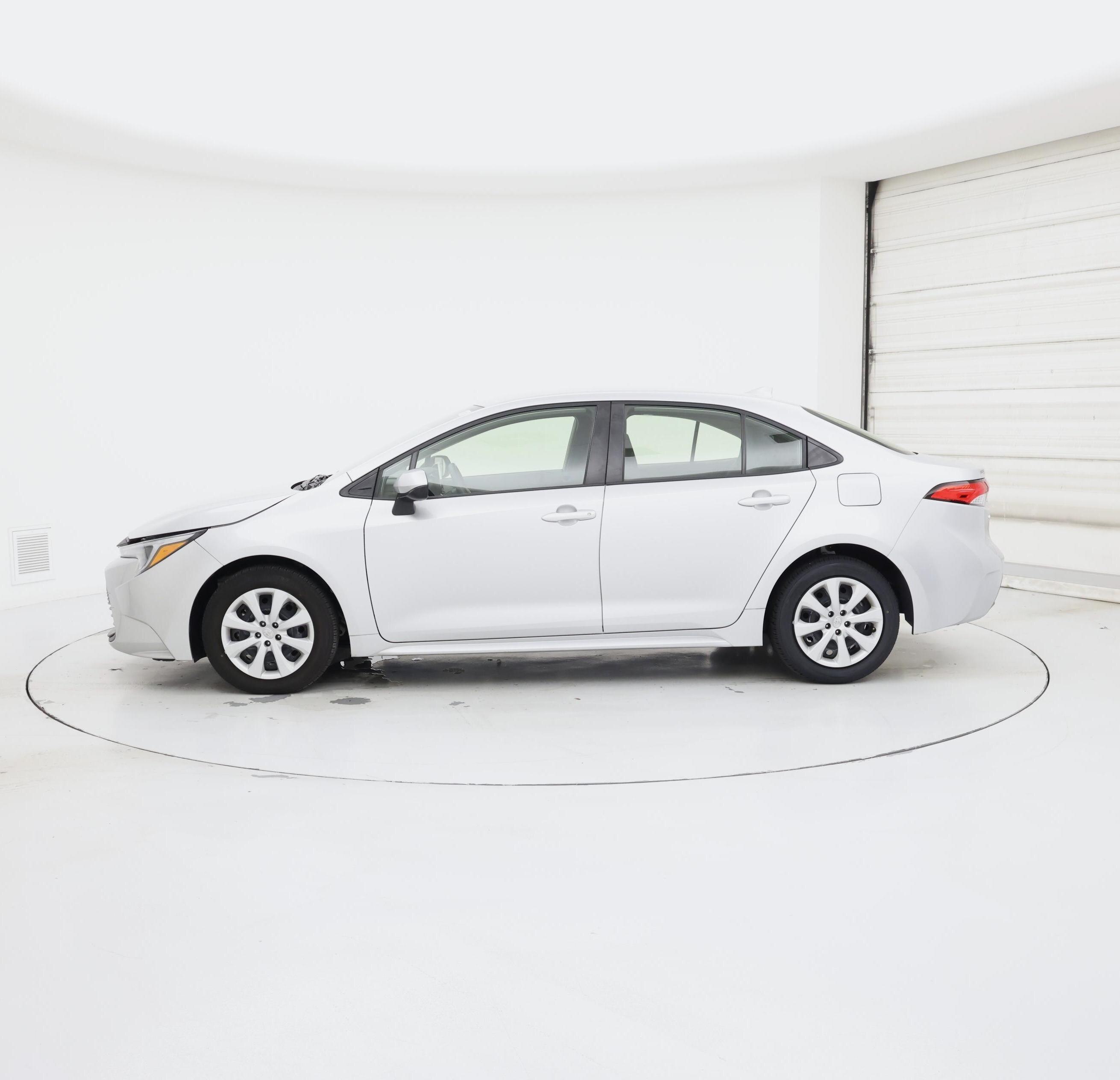Thumbnail: 2023 Toyota Corolla - 3