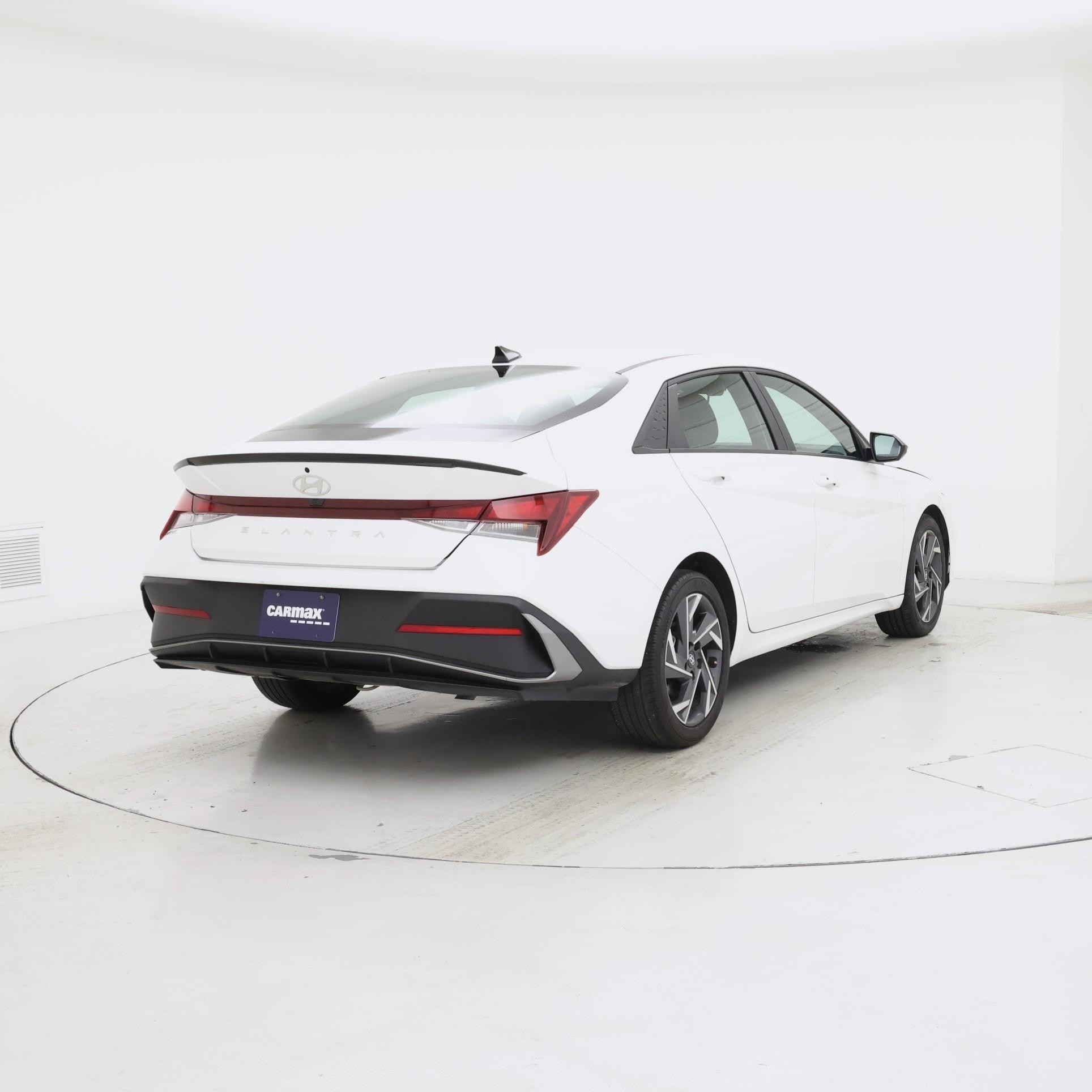 Thumbnail: 2025 Hyundai Elantra - 8