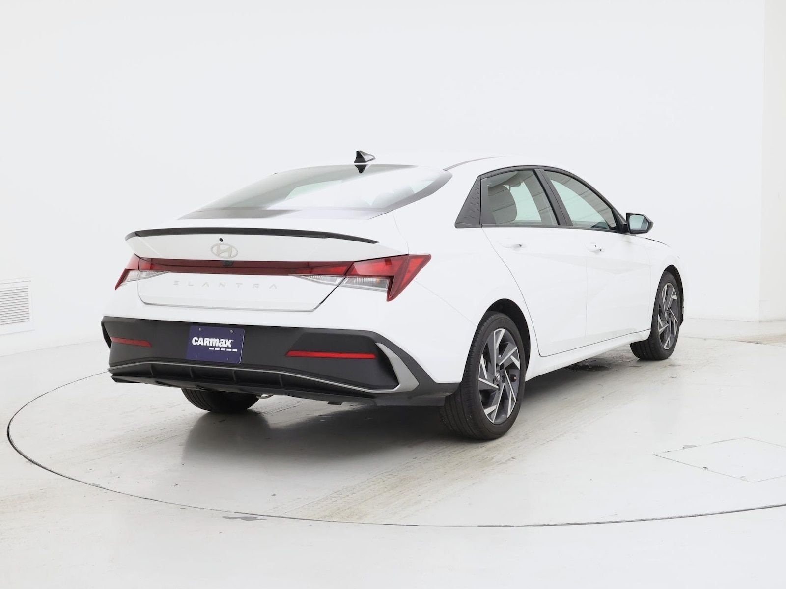 2025 Hyundai Elantra SEL - Photo 9